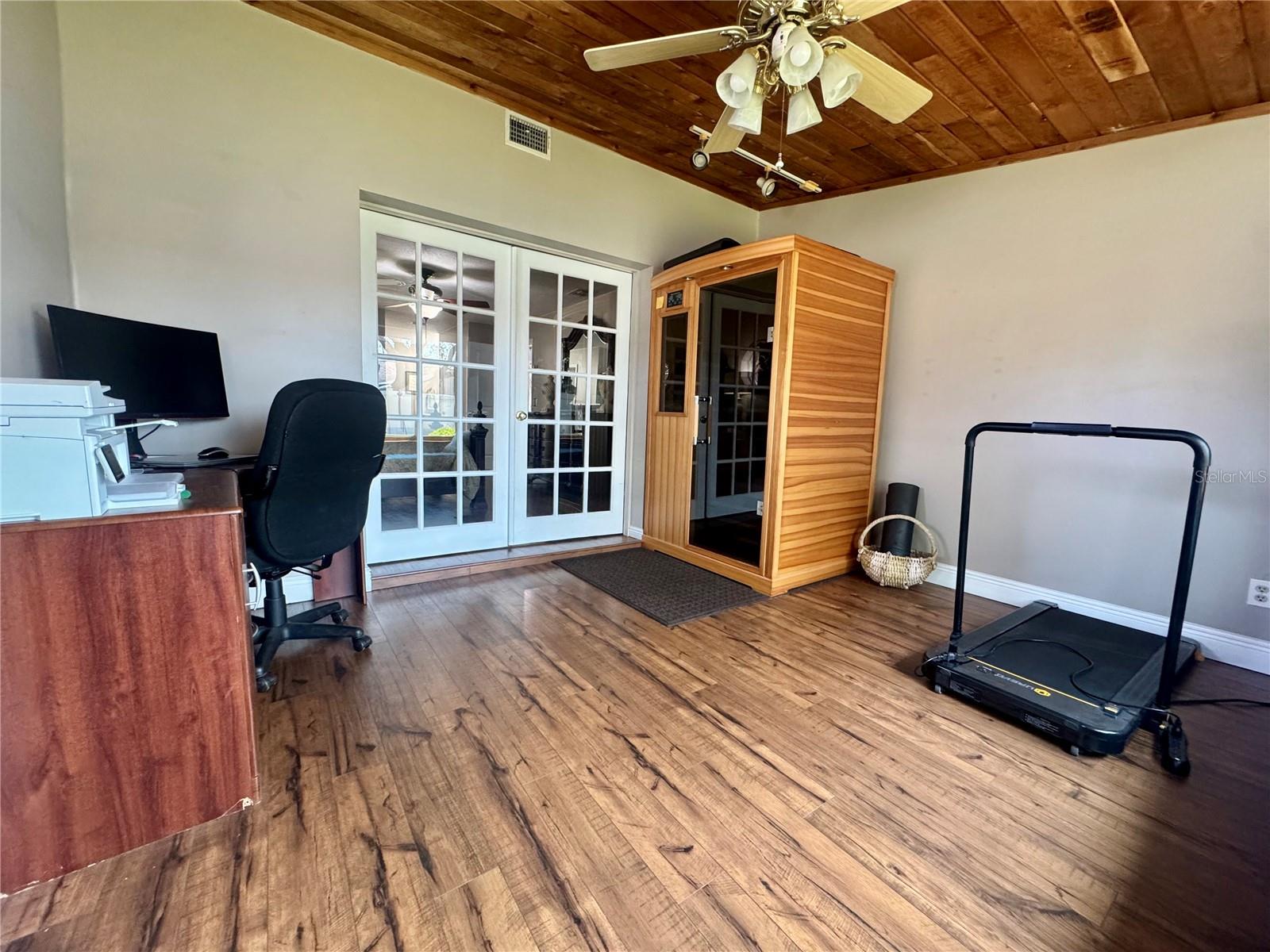 Image 26 of 44 For 9237 Sabal Palm Circle