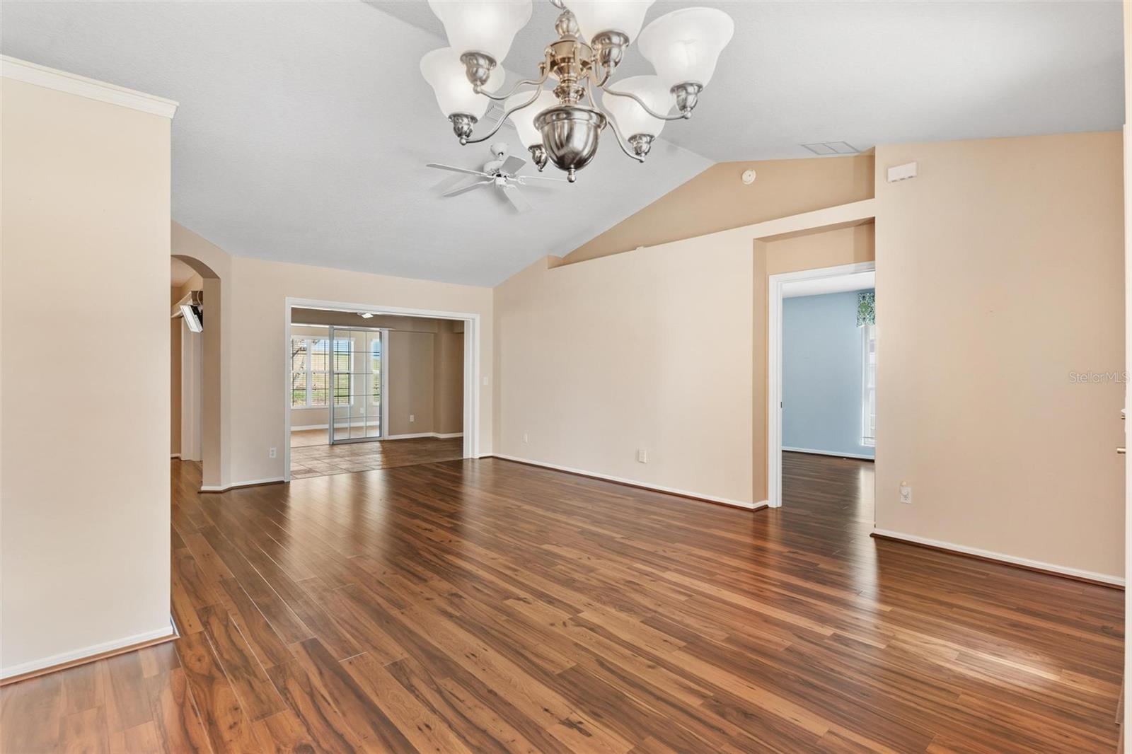 Image 11 of 59 For 11614 172nd Loop