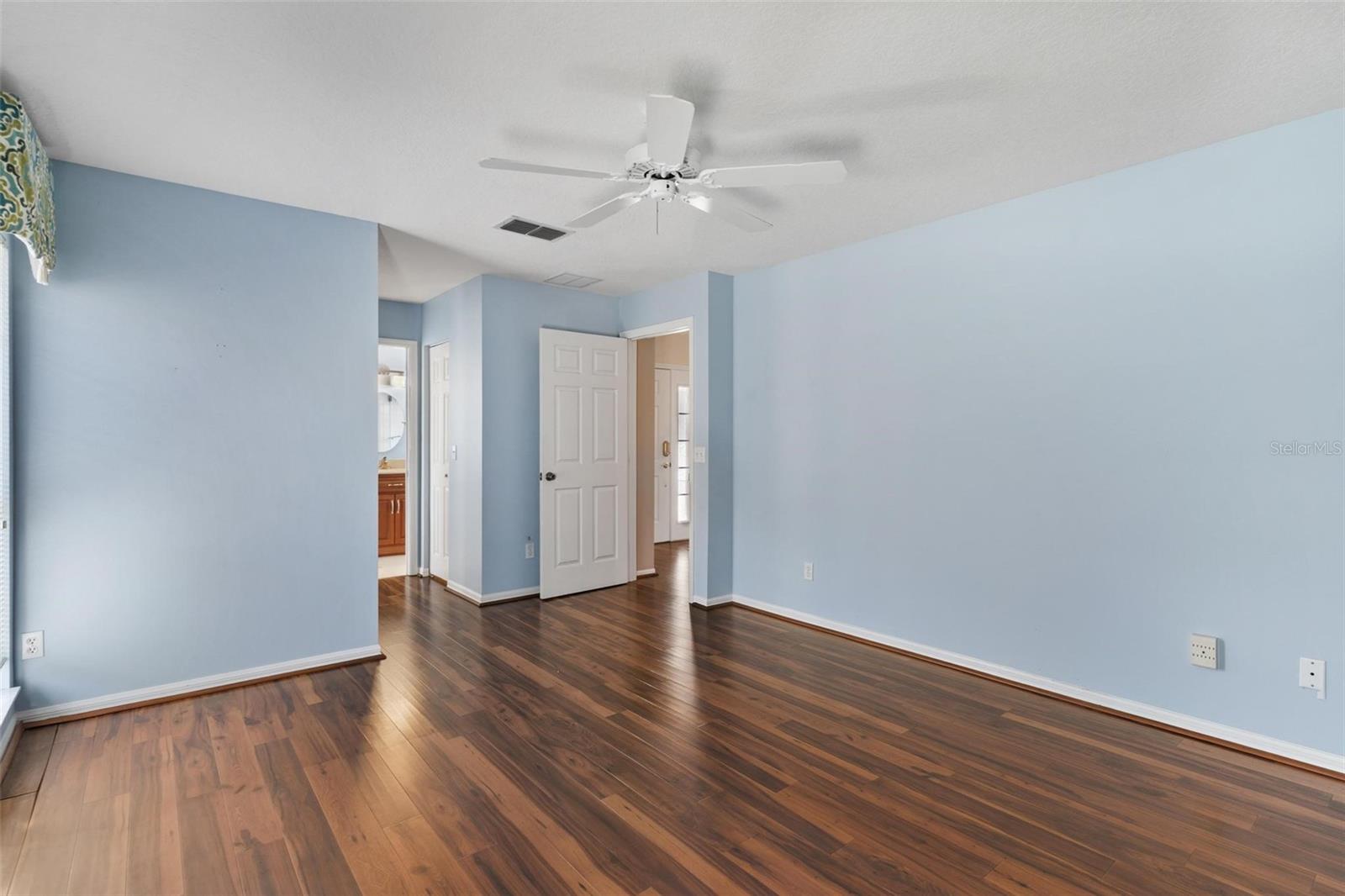 Image 18 of 59 For 11614 172nd Loop