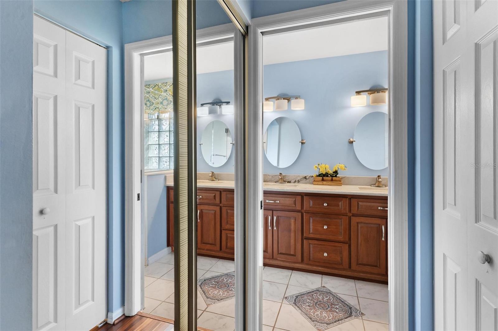 Image 19 of 59 For 11614 172nd Loop