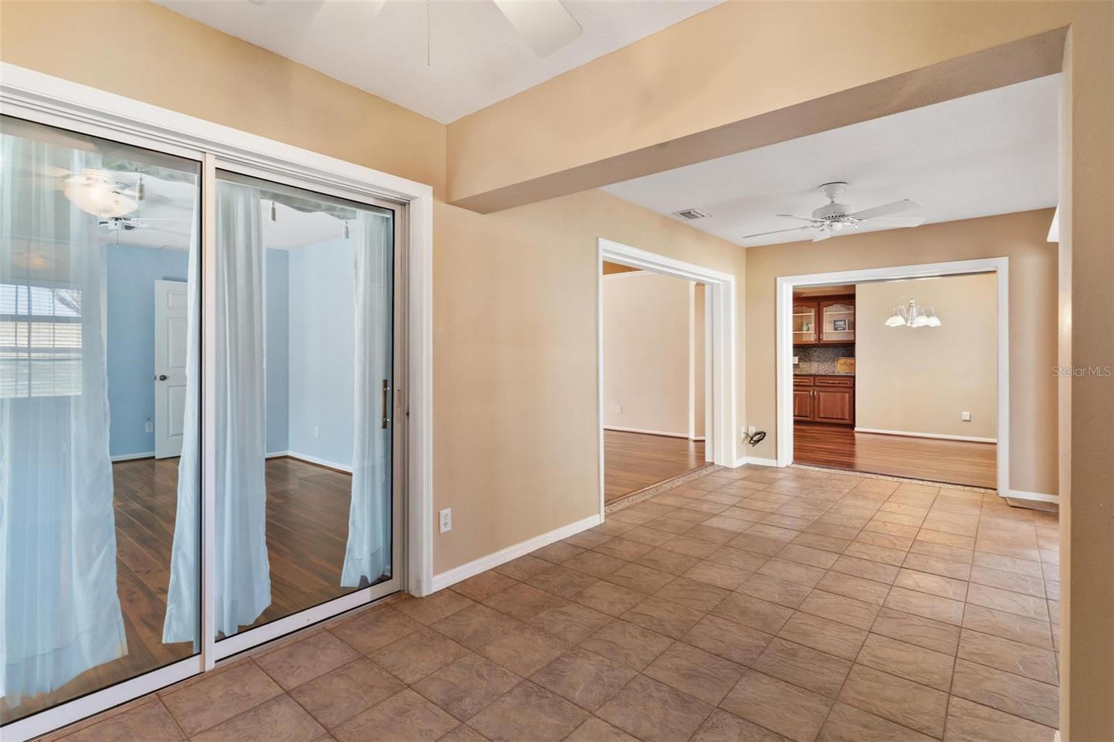 Image 29 of 59 For 11614 172nd Loop