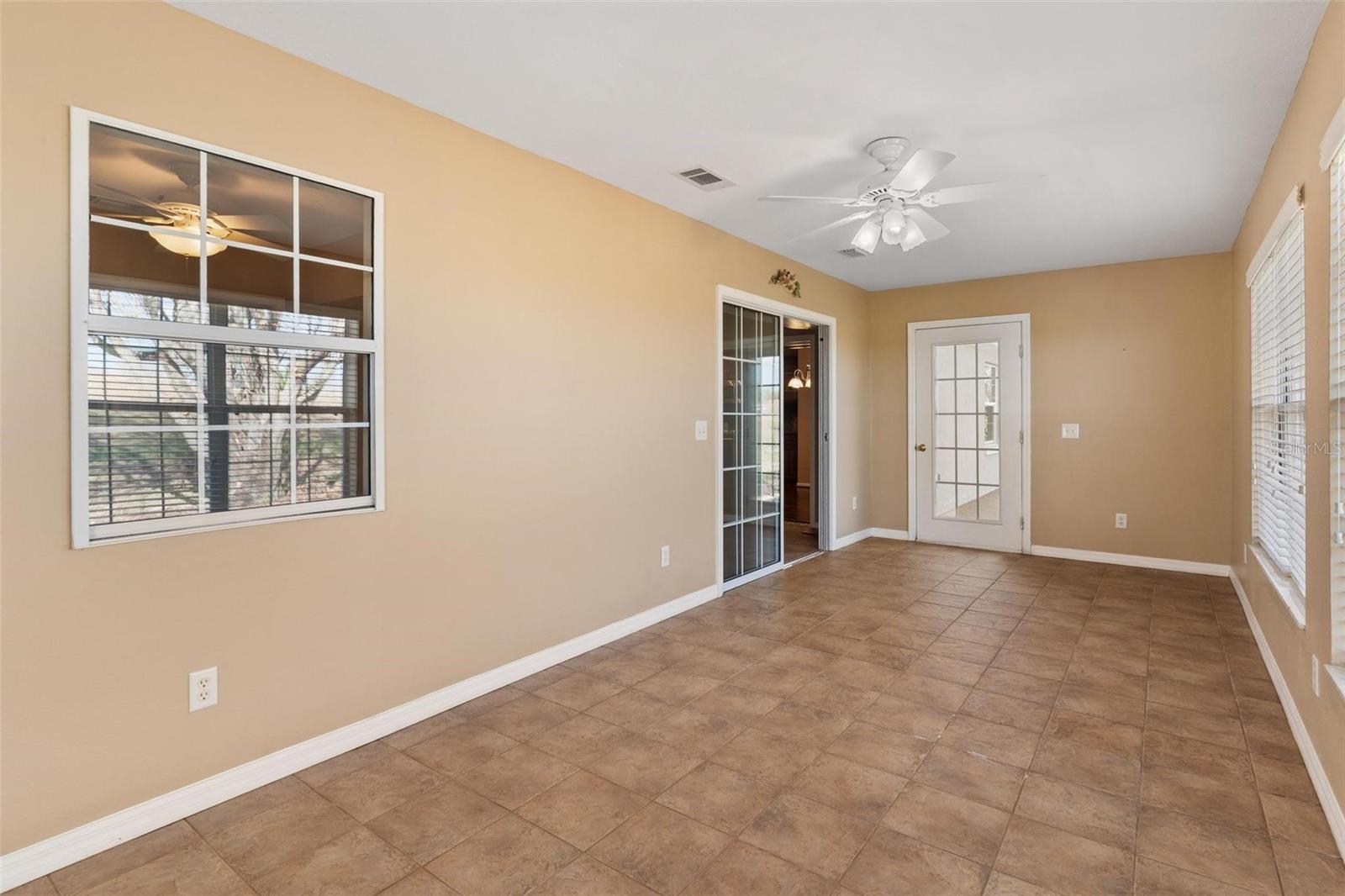 Image 30 of 59 For 11614 172nd Loop