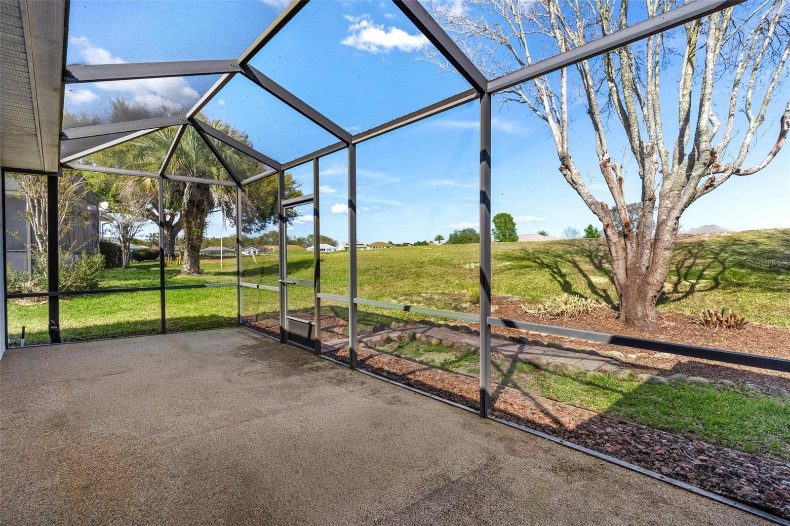 Image 35 of 59 For 11614 172nd Loop