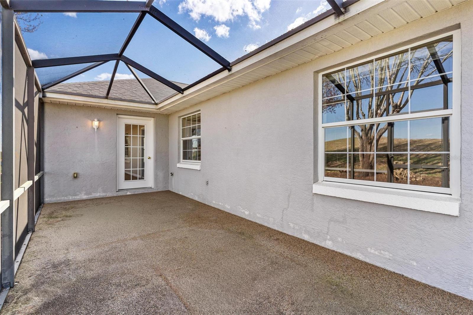 Image 36 of 59 For 11614 172nd Loop