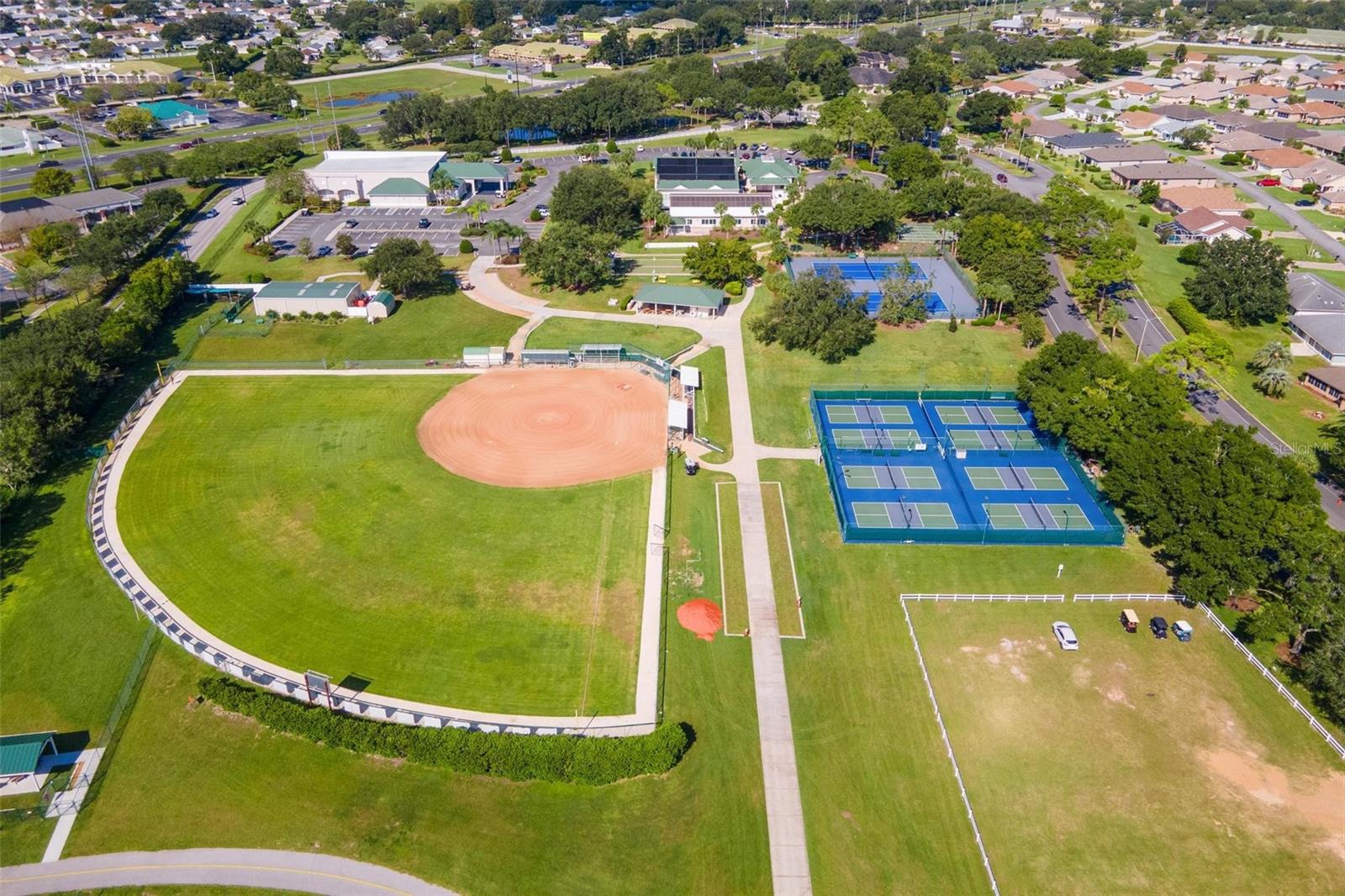 Image 44 of 59 For 11614 172nd Loop