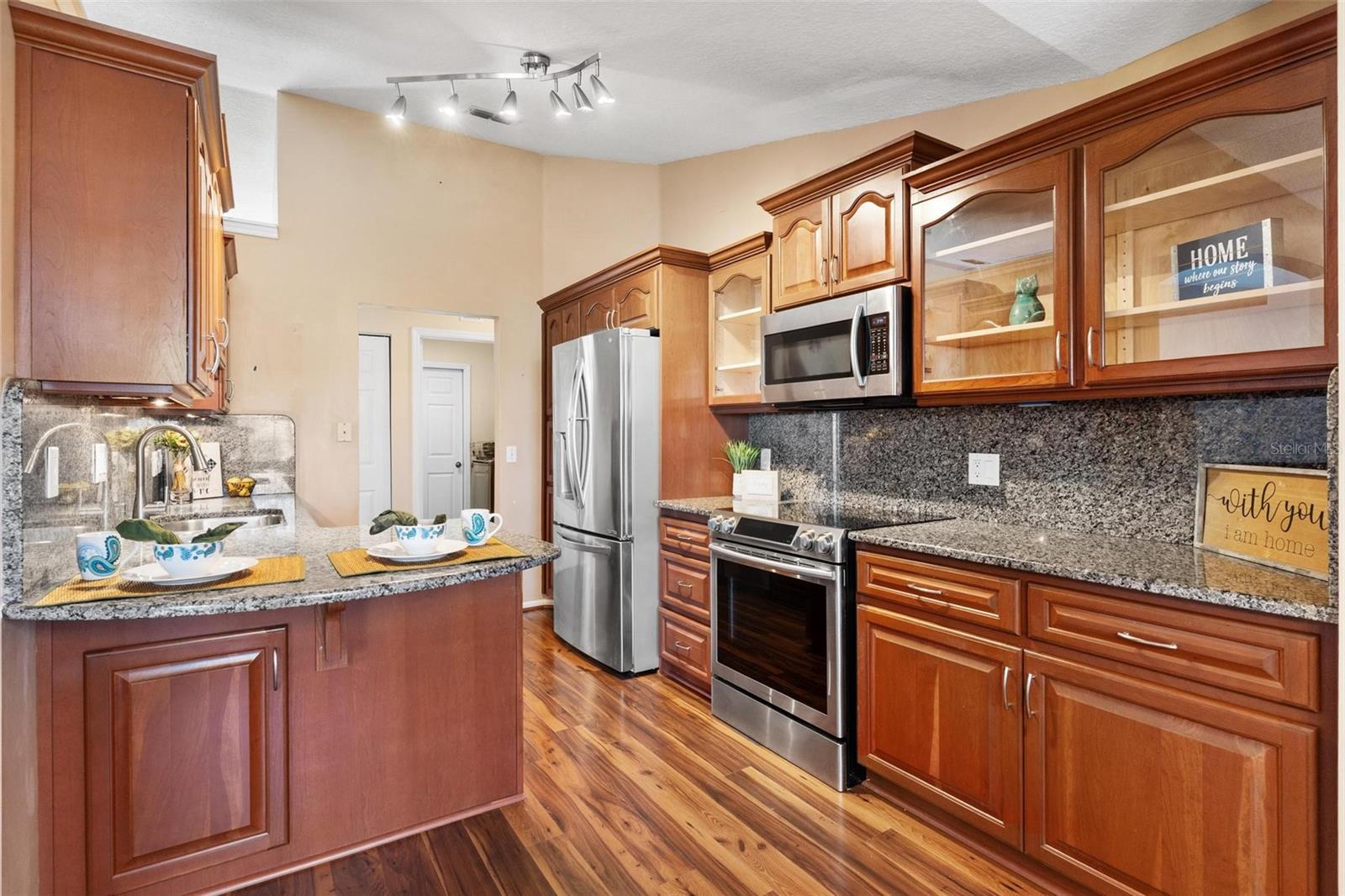 Image 5 of 59 For 11614 172nd Loop