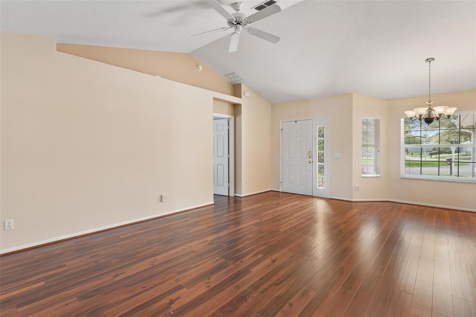 Image 8 of 59 For 11614 172nd Loop