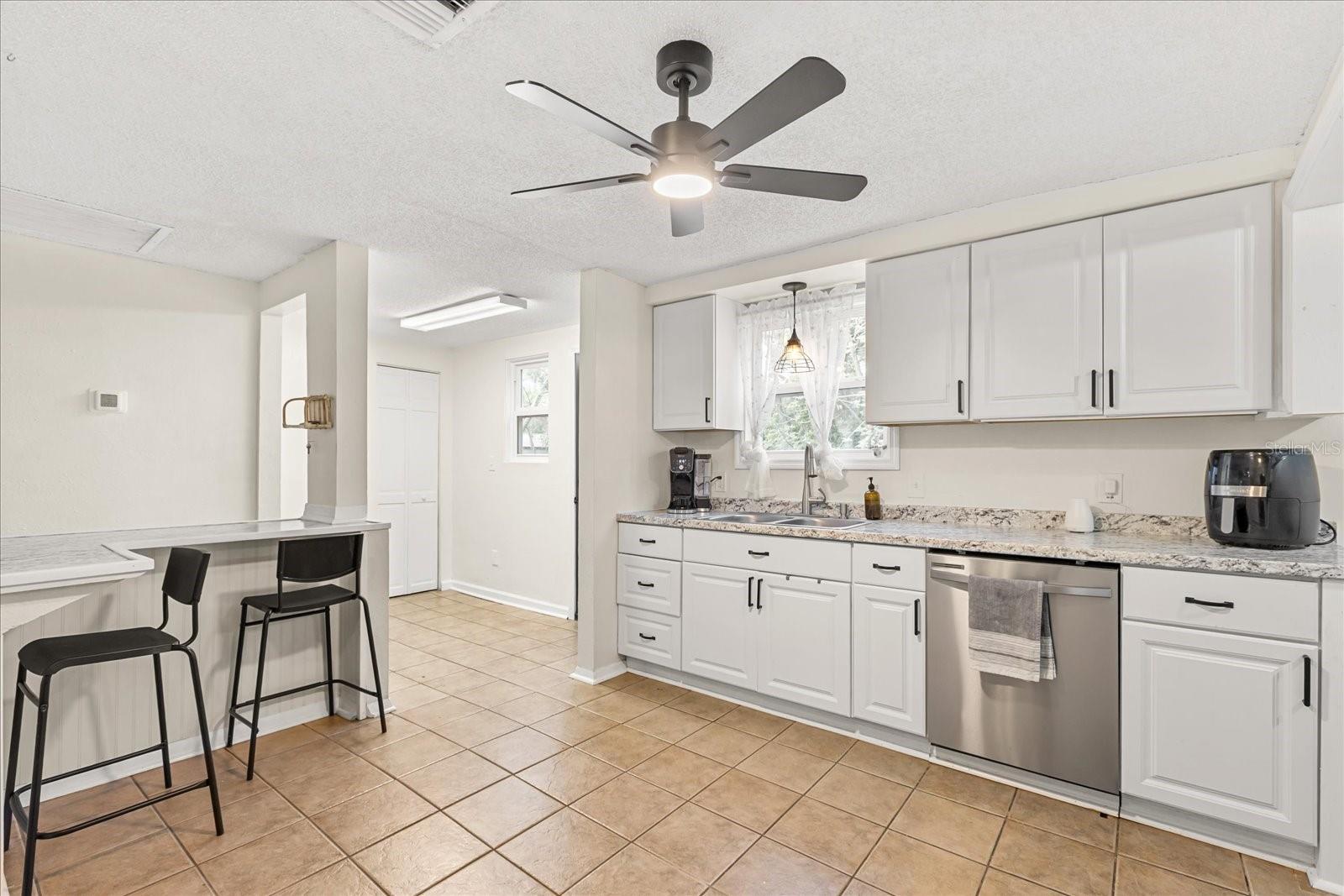 Image 10 of 24 For 5528 Huron Street