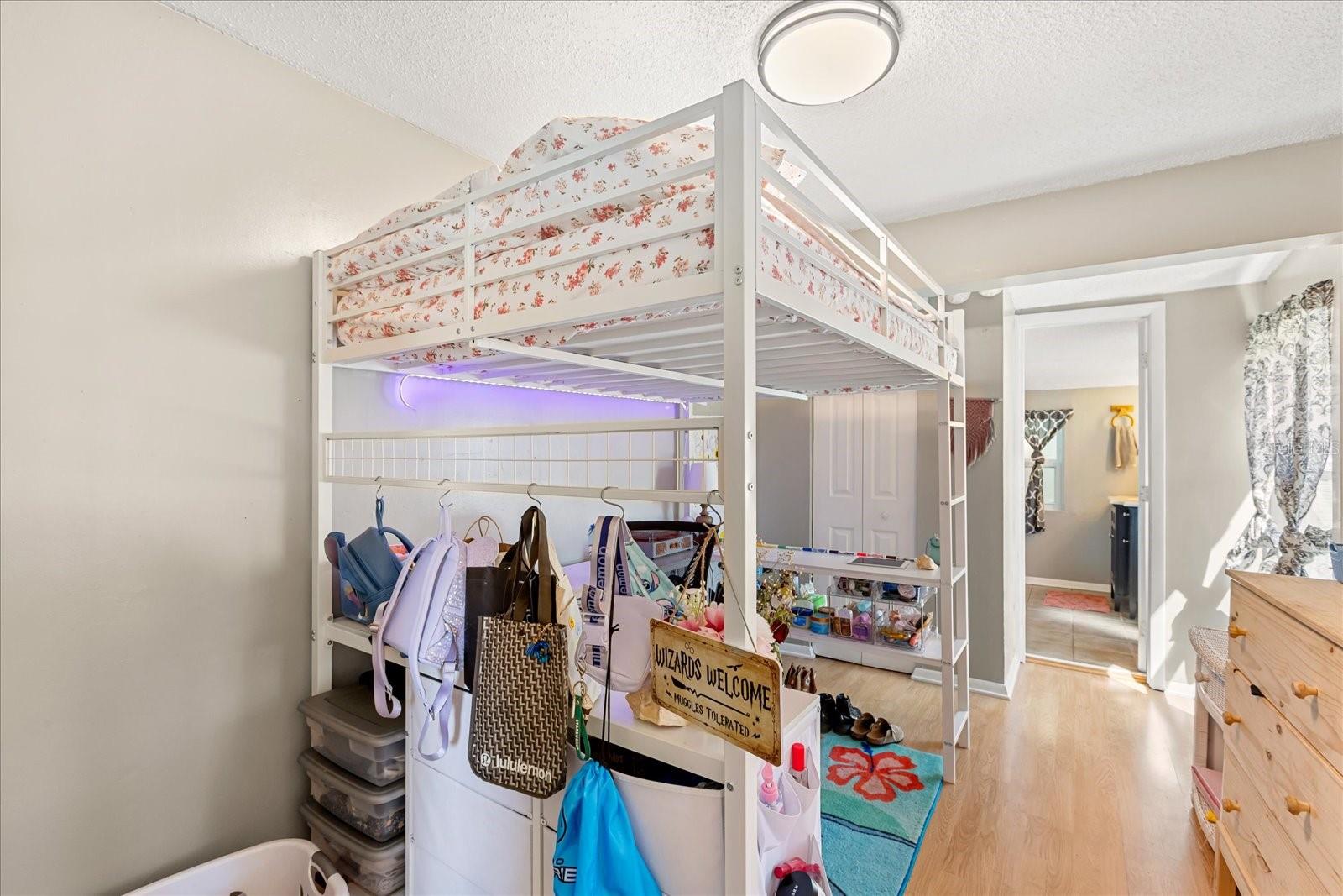 Image 11 of 24 For 5528 Huron Street