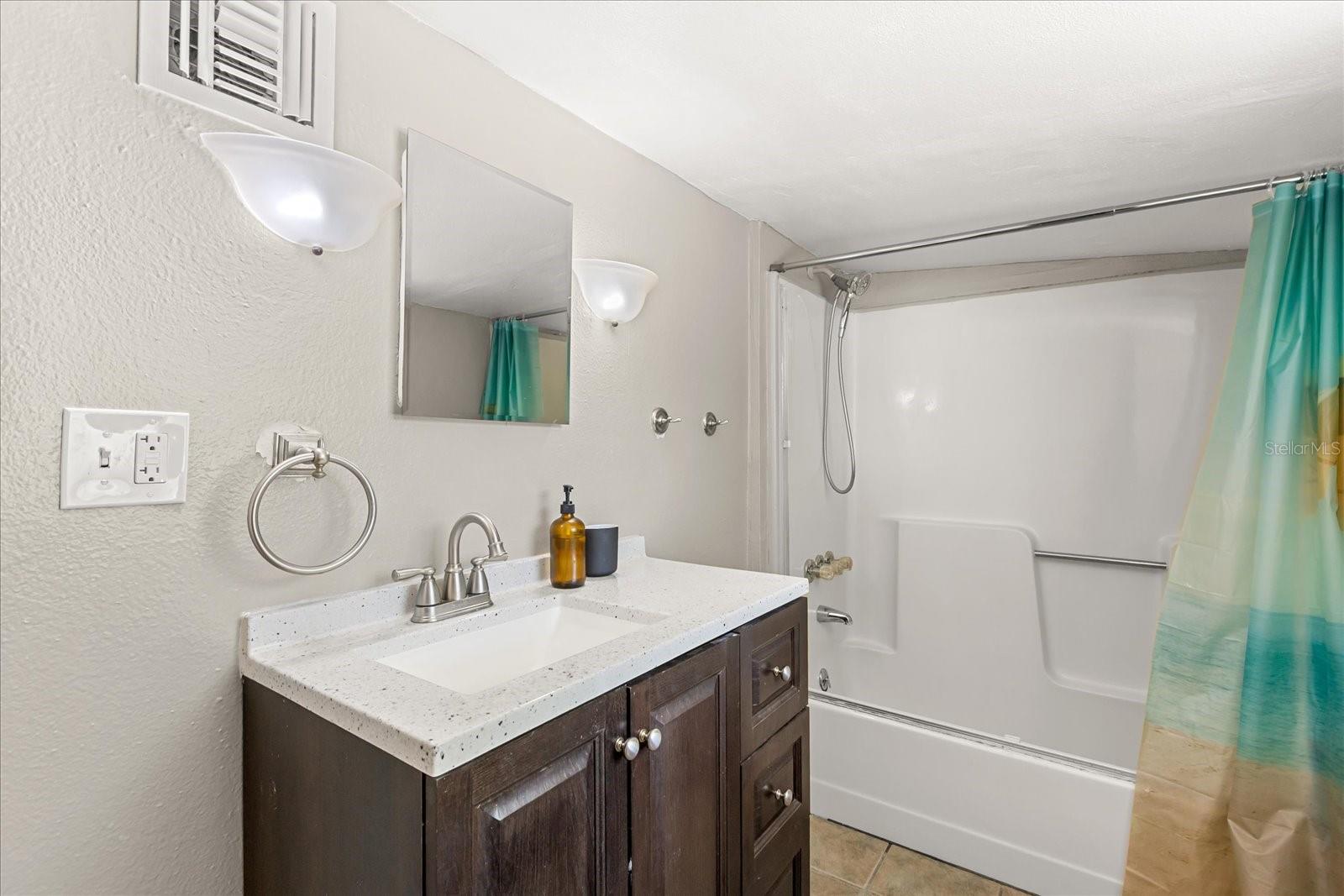 Image 14 of 24 For 5528 Huron Street