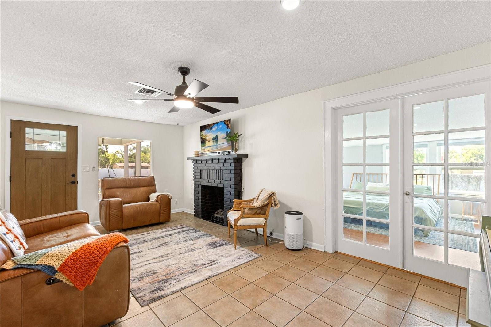 Image 3 of 24 For 5528 Huron Street