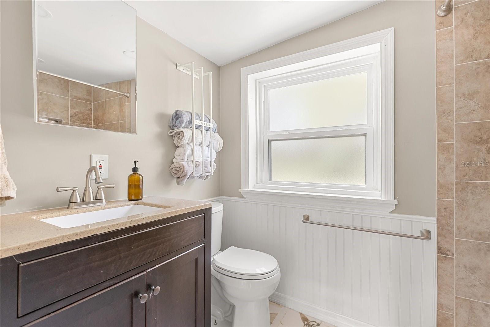 Image 6 of 24 For 5528 Huron Street