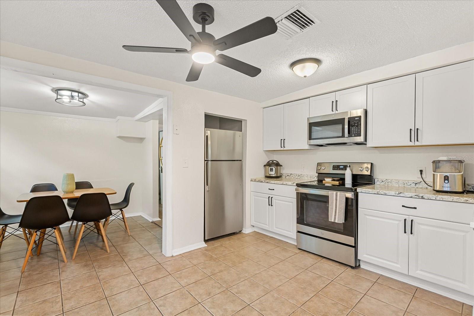 Image 8 of 24 For 5528 Huron Street