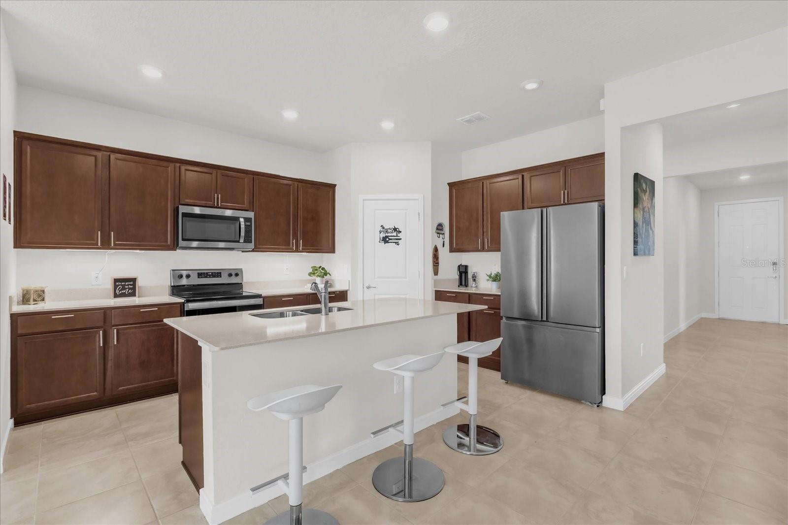 Image 15 of 41 For 9491 52nd Loop