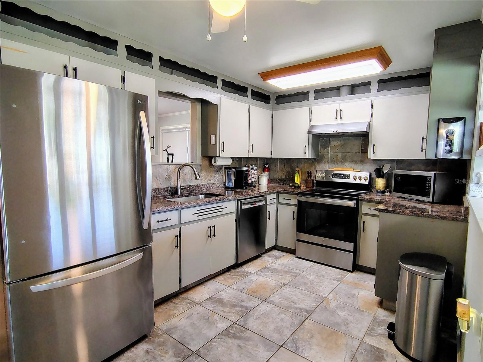 Image 16 of 43 For 664 Cr 467  