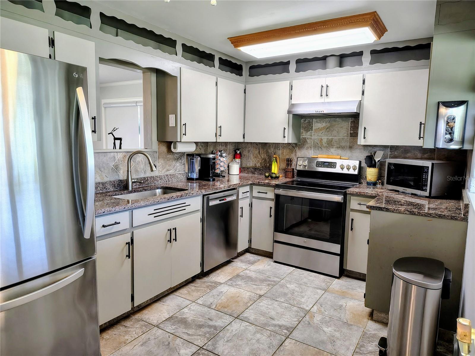 Image 17 of 43 For 664 Cr 467  