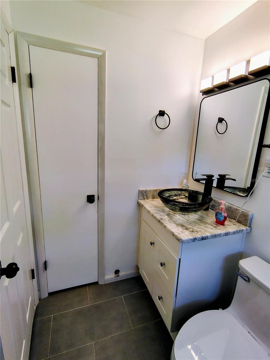 Image 27 of 43 For 664 Cr 467  