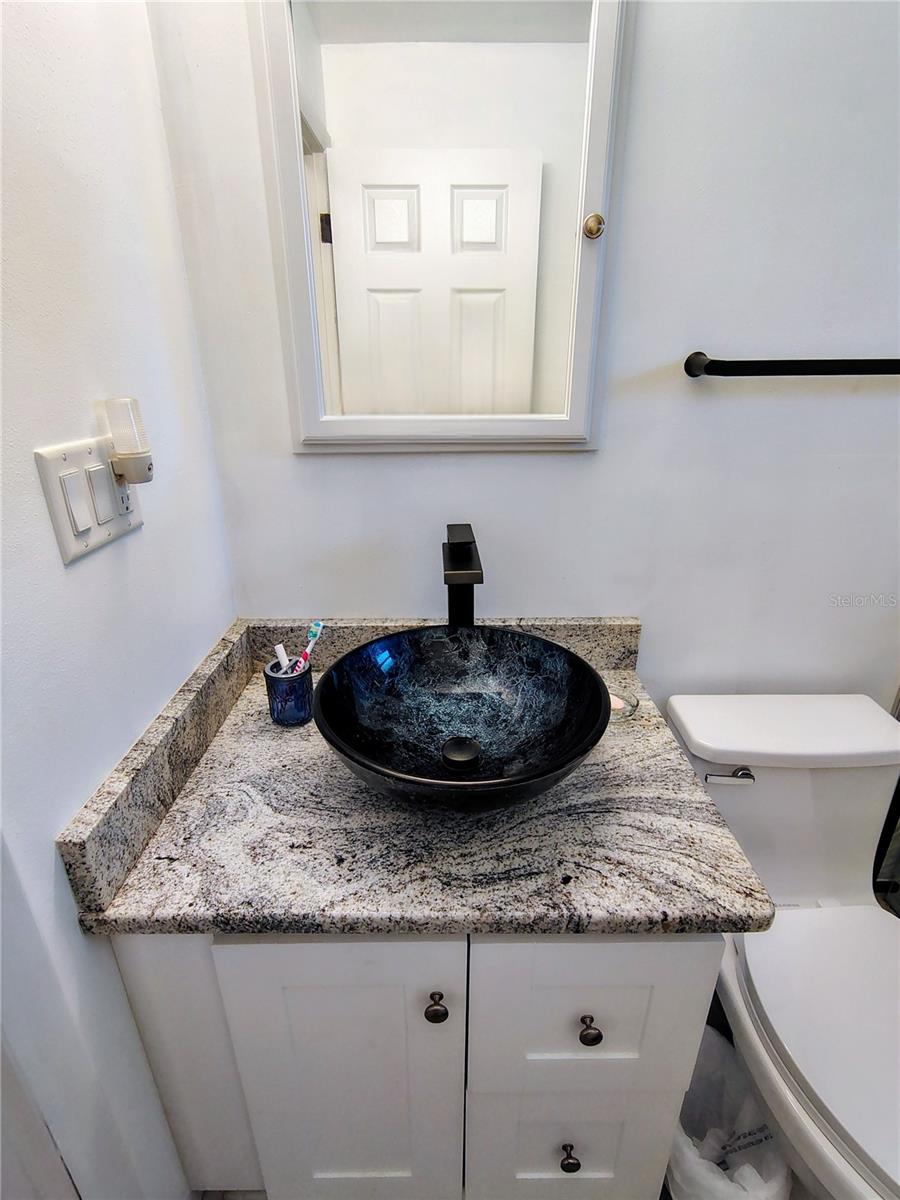 Image 29 of 43 For 664 Cr 467  