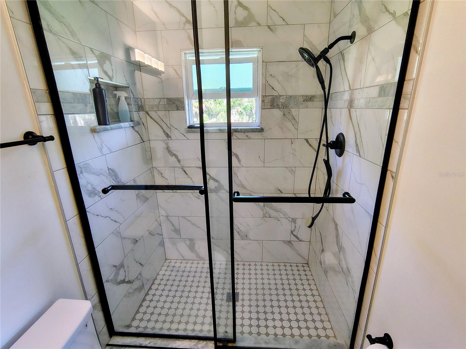 Image 30 of 43 For 664 Cr 467  