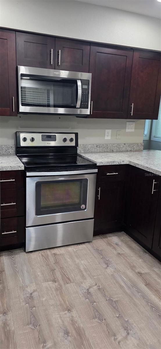 Image 5 of 12 For 25829 Westmoreland Street