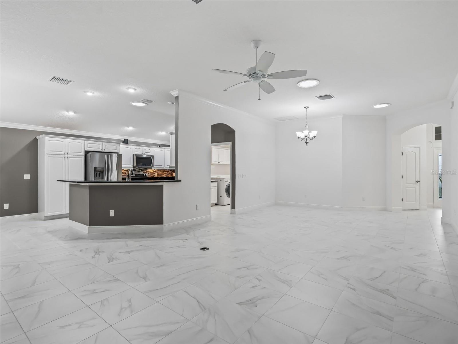 Image 16 of 62 For 3556 Mistletoe Court