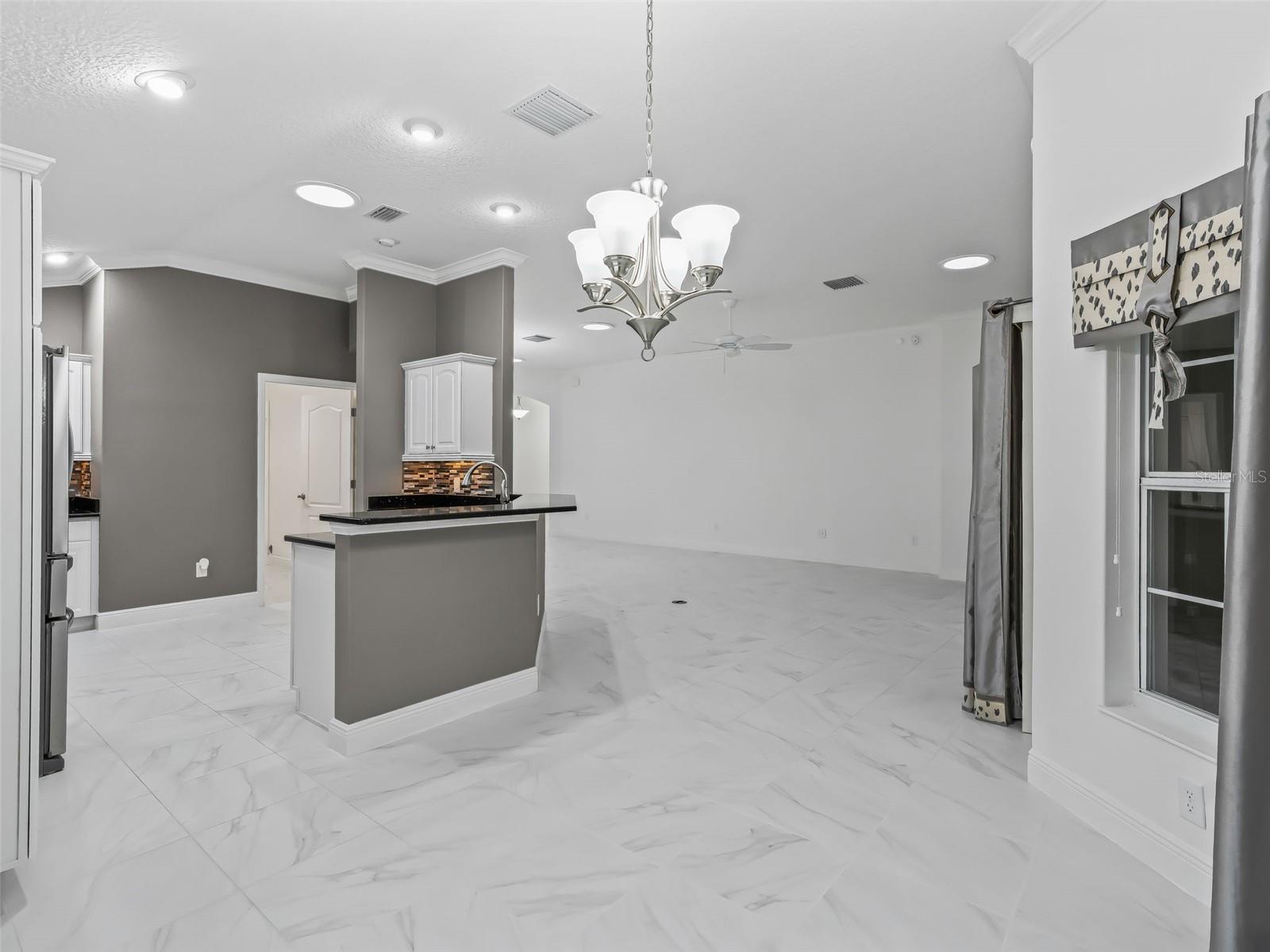 Image 21 of 62 For 3556 Mistletoe Court