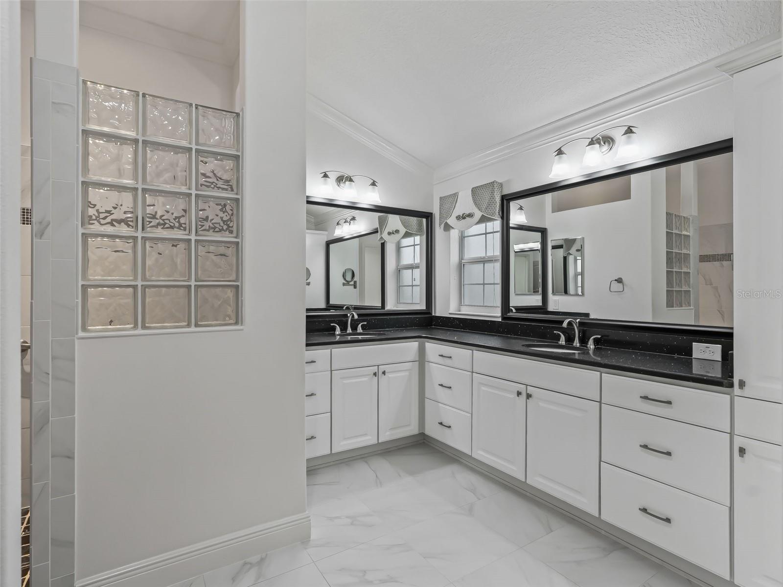 Image 31 of 62 For 3556 Mistletoe Court