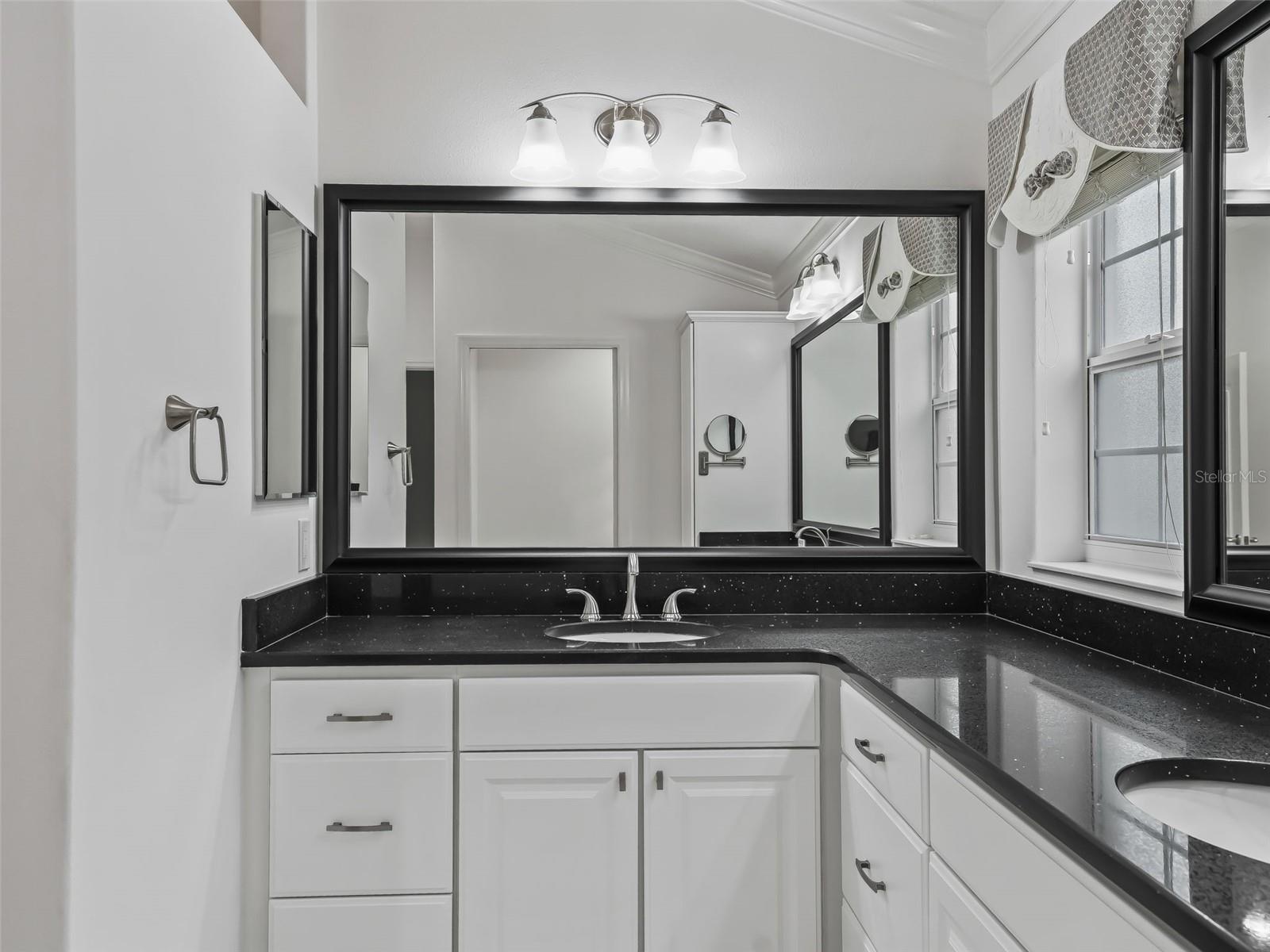 Image 33 of 62 For 3556 Mistletoe Court