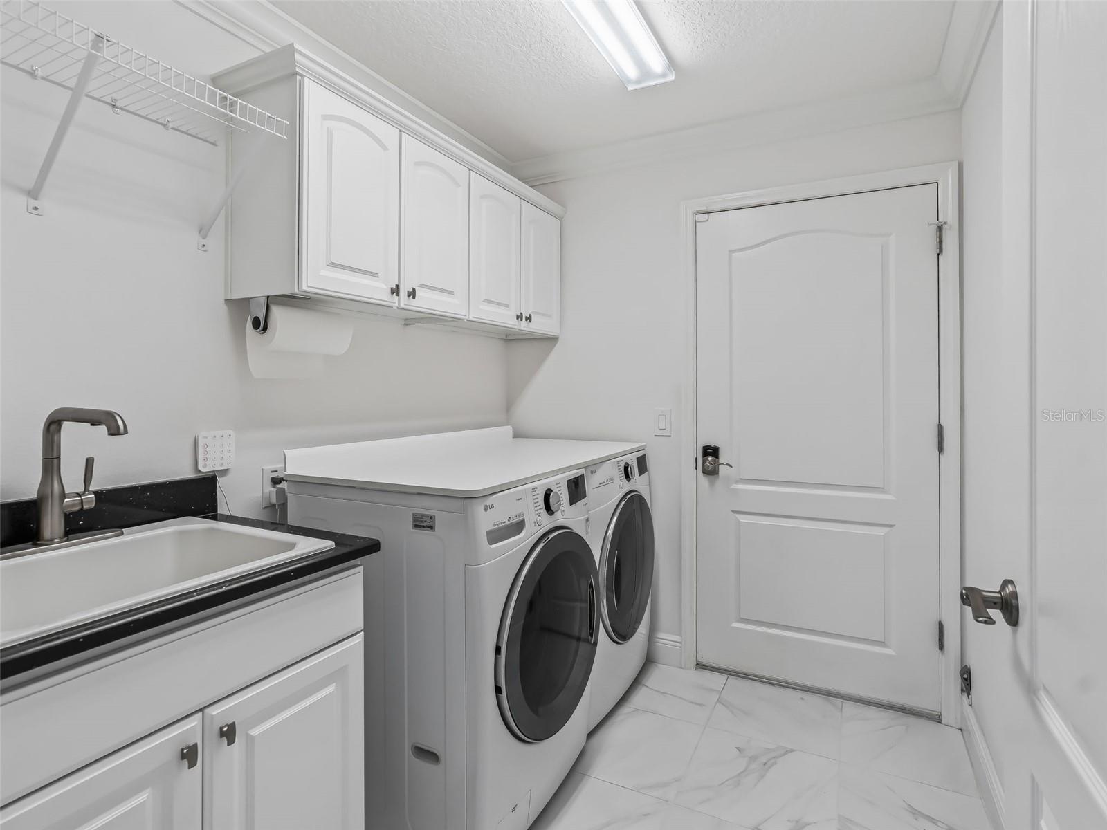 Image 44 of 62 For 3556 Mistletoe Court