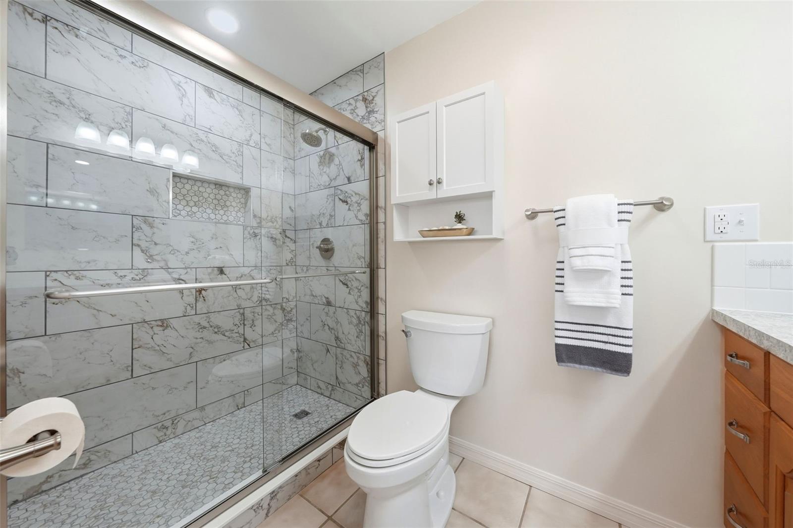 Image 18 of 53 For 33942 Linda Lane