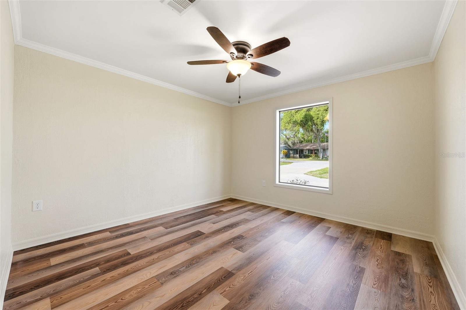 Image 23 of 53 For 33942 Linda Lane