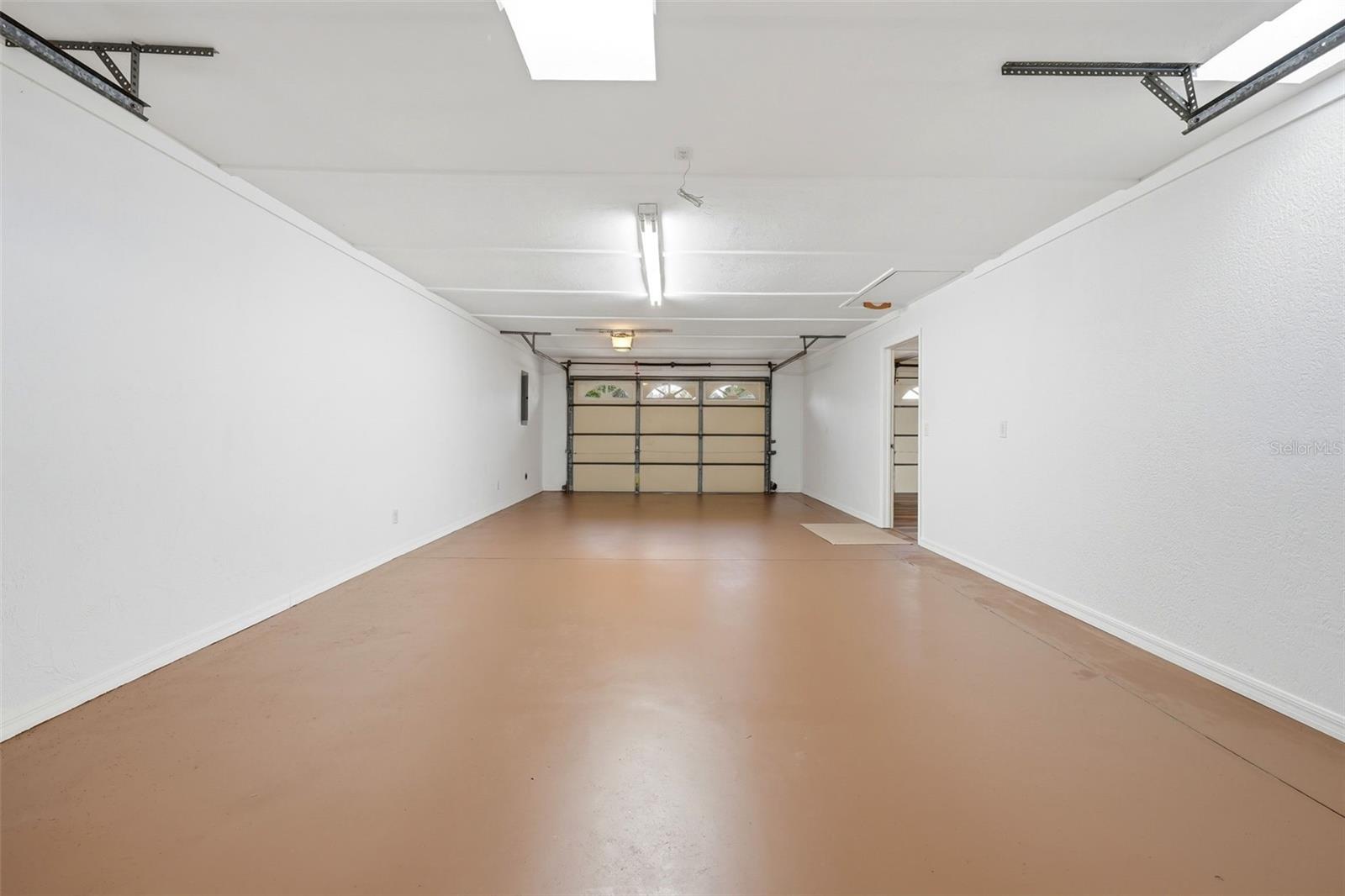 Image 31 of 53 For 33942 Linda Lane