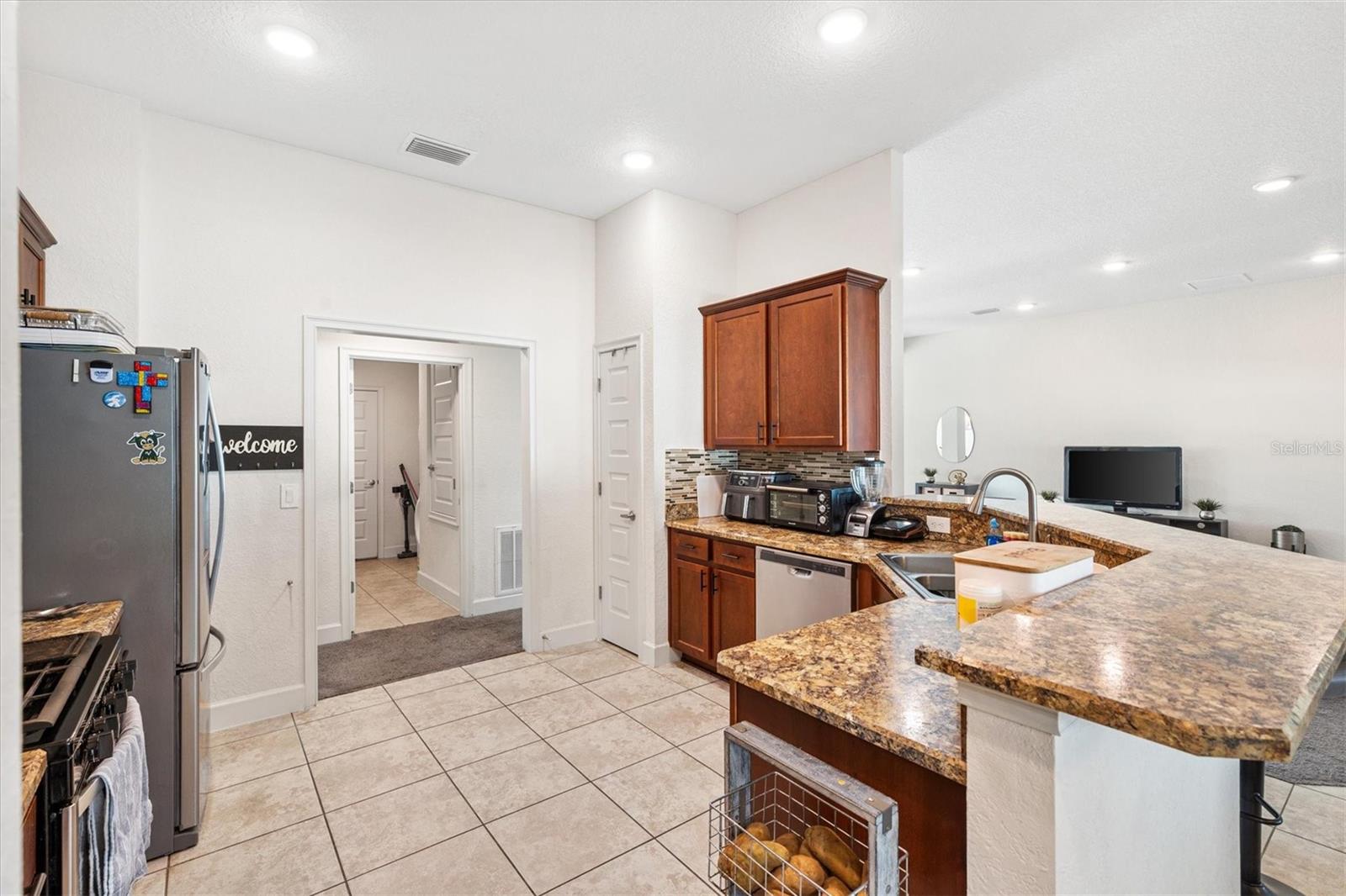 Image 16 of 47 For 9778 Pepper Tree Place