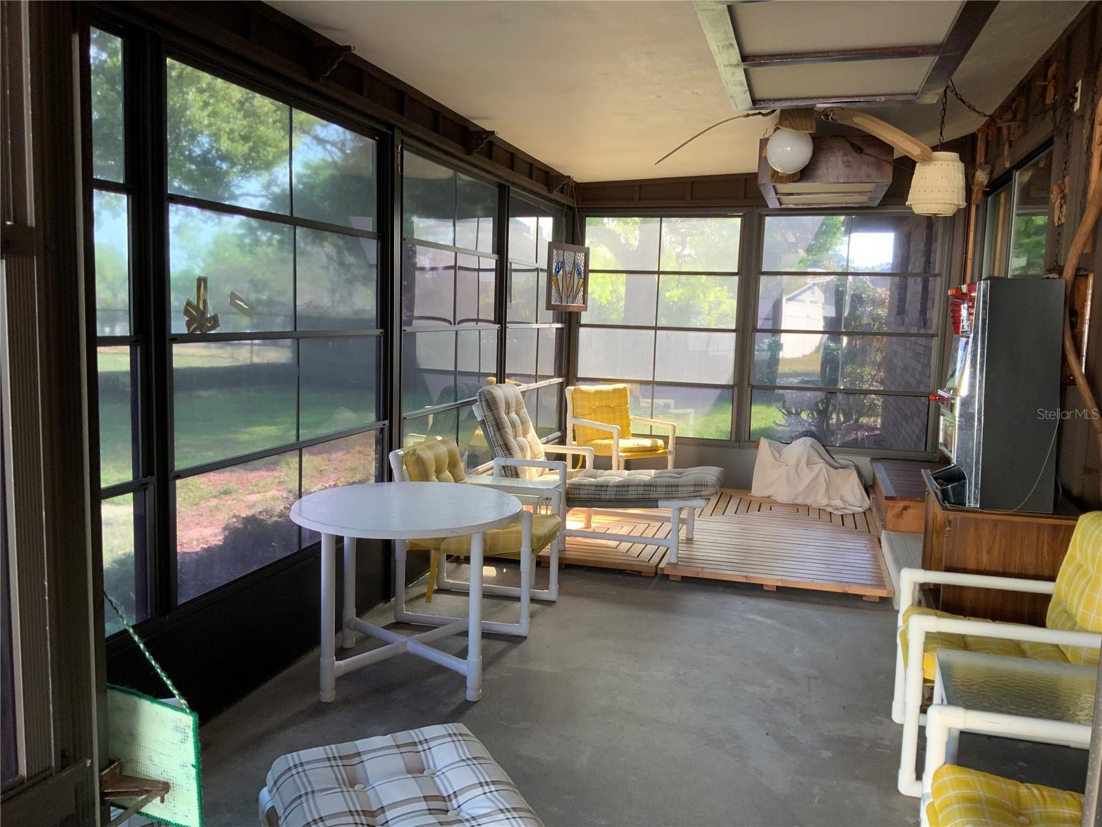 Image 4 of 10 For 1922 Cornelia Drive