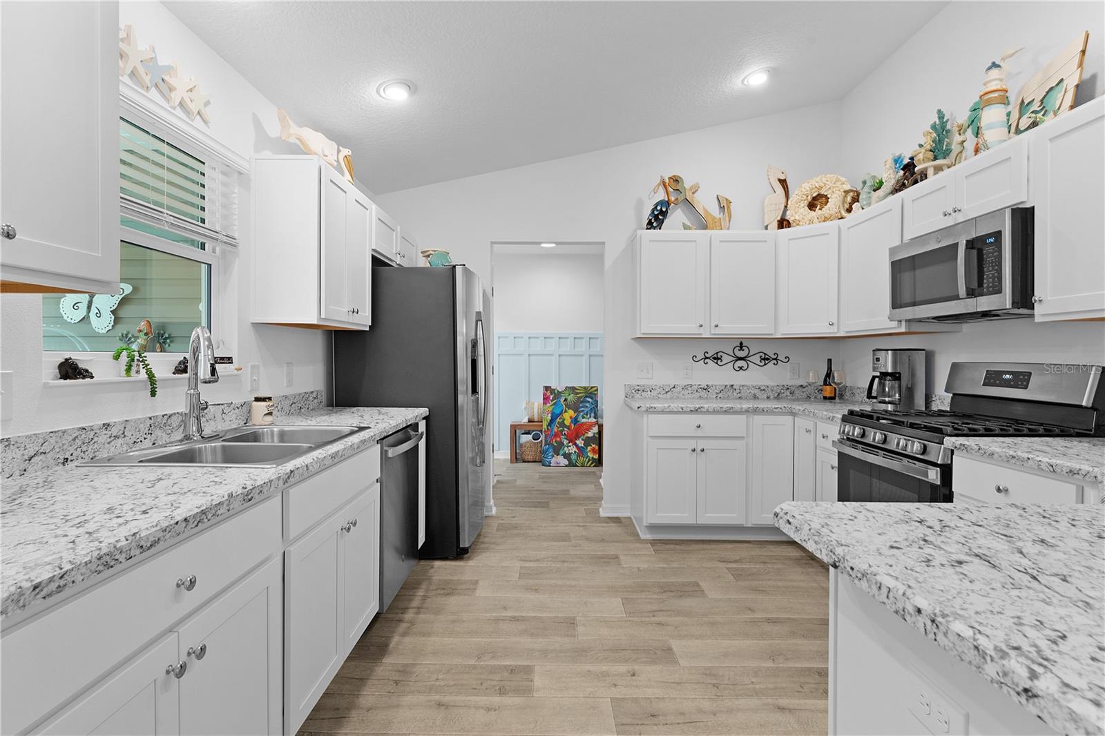 Image 7 of 34 For 3389 Luty Lane