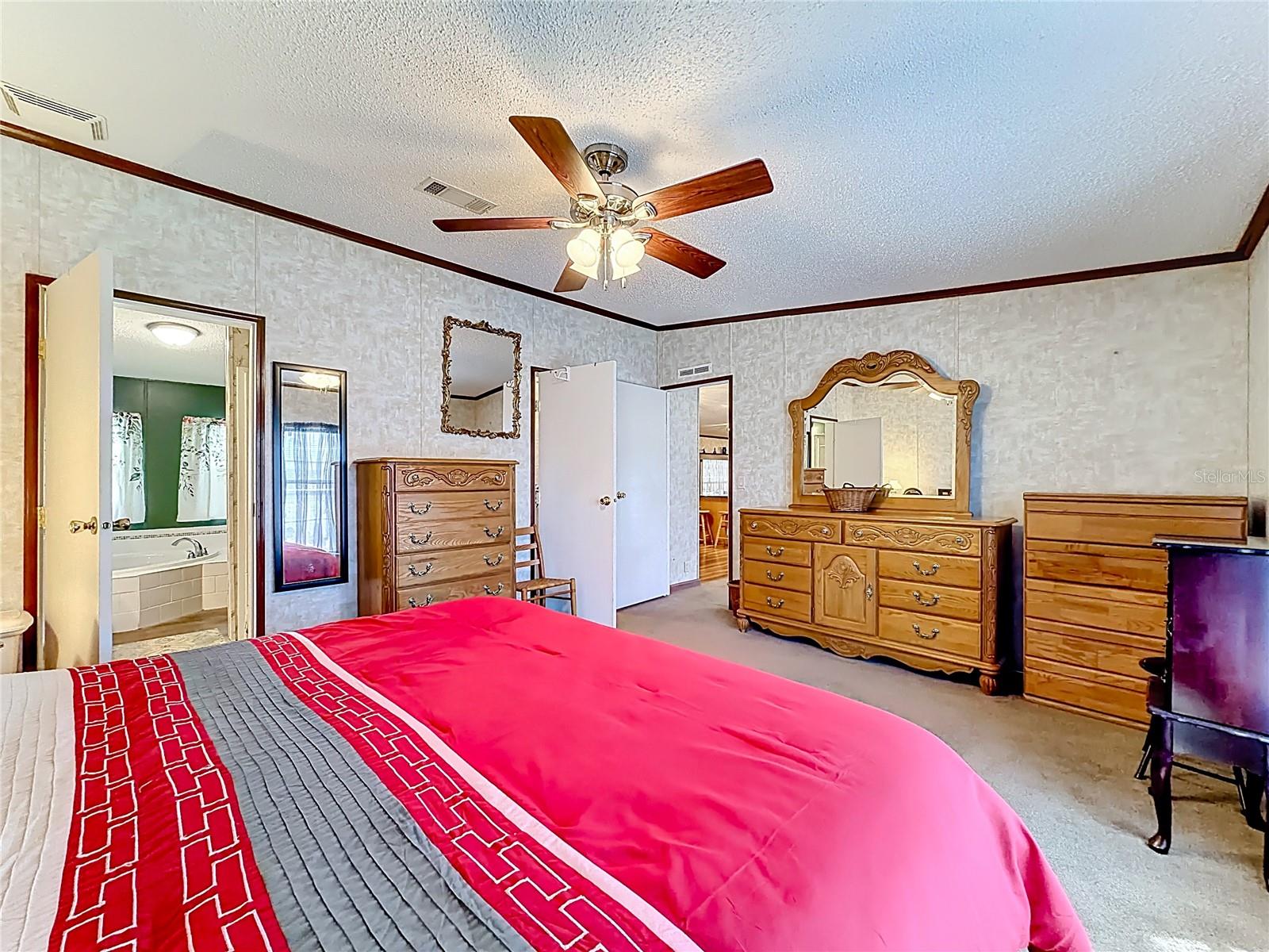 Image 21 of 61 For 1658 Elkhart Circle