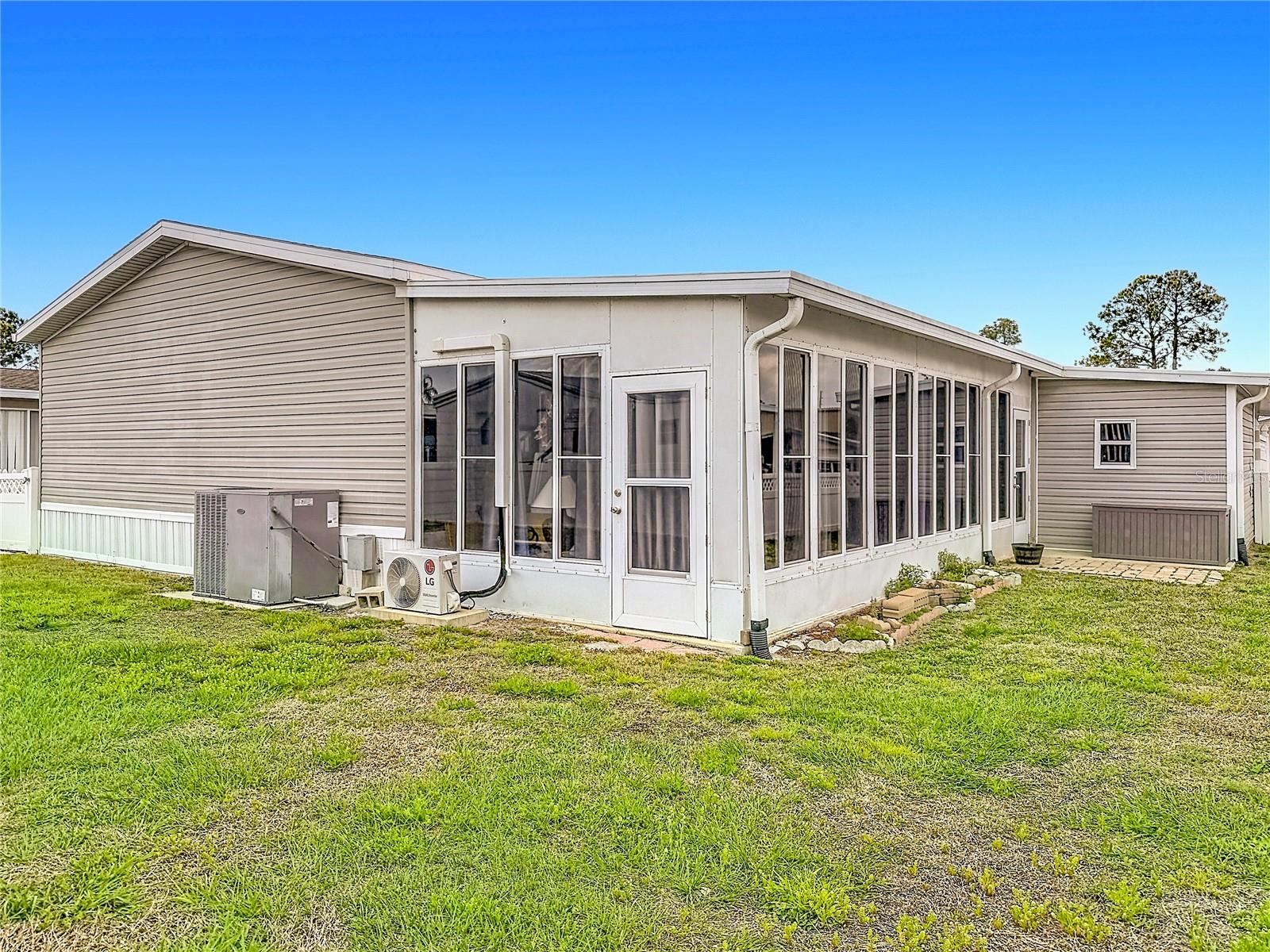 Image 39 of 61 For 1658 Elkhart Circle