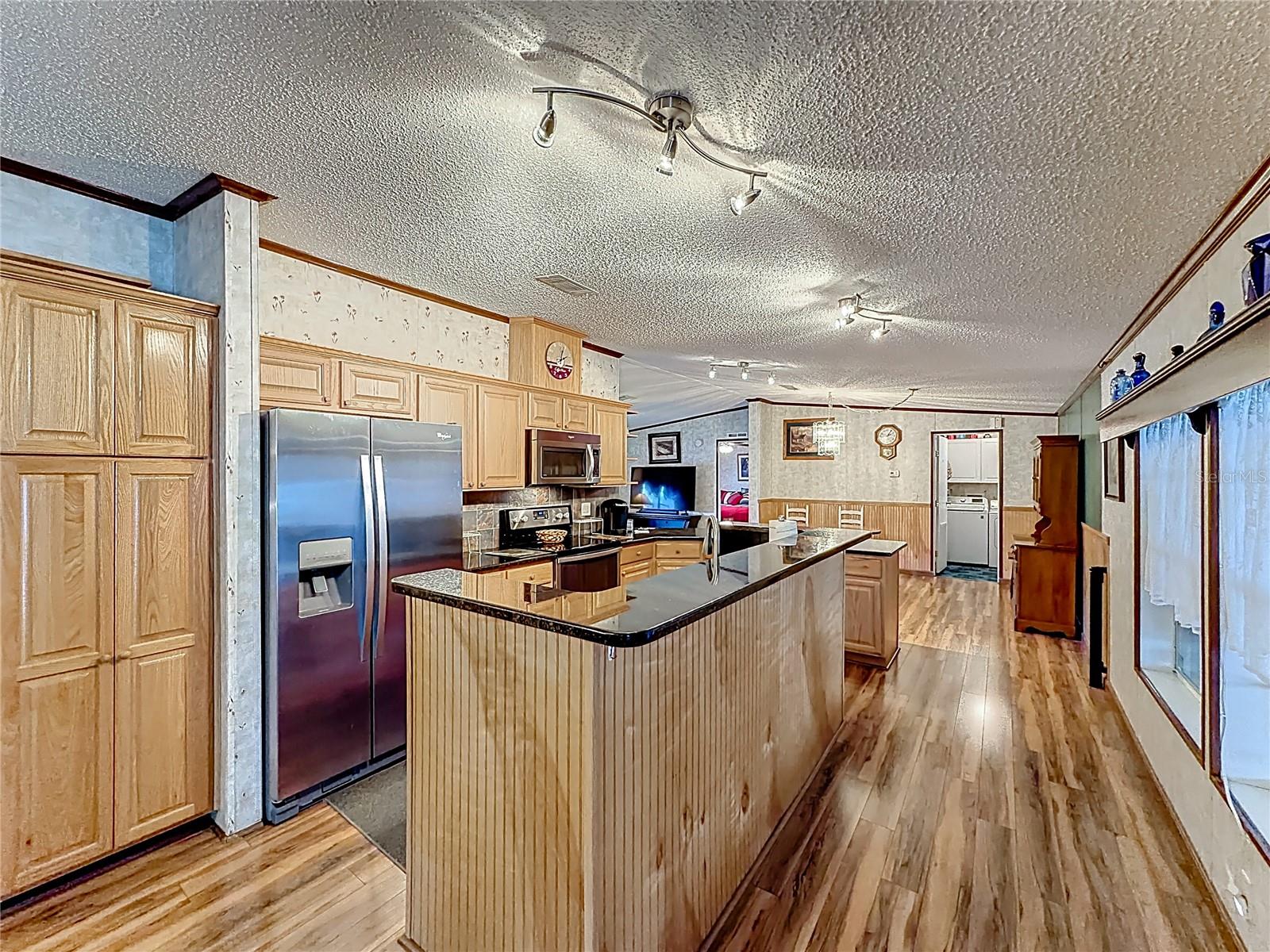 Image 4 of 61 For 1658 Elkhart Circle