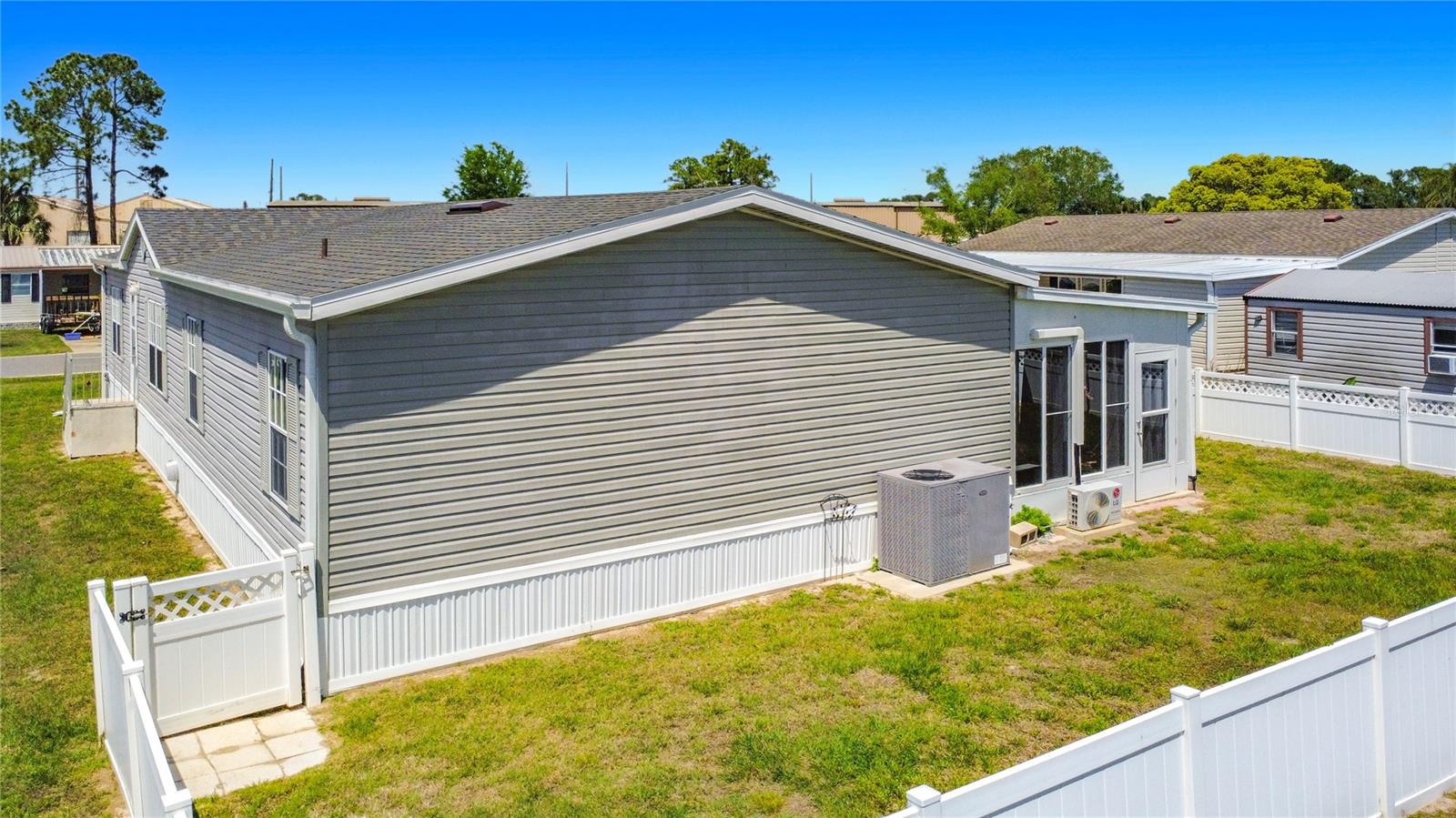 Image 41 of 61 For 1658 Elkhart Circle