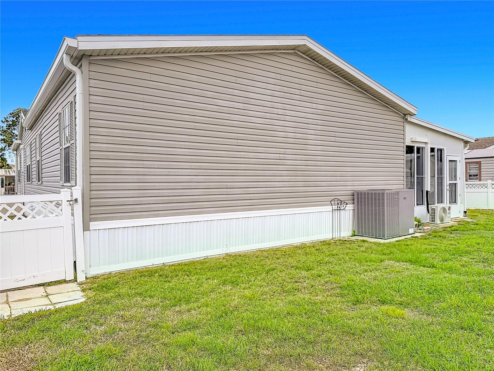 Image 42 of 61 For 1658 Elkhart Circle