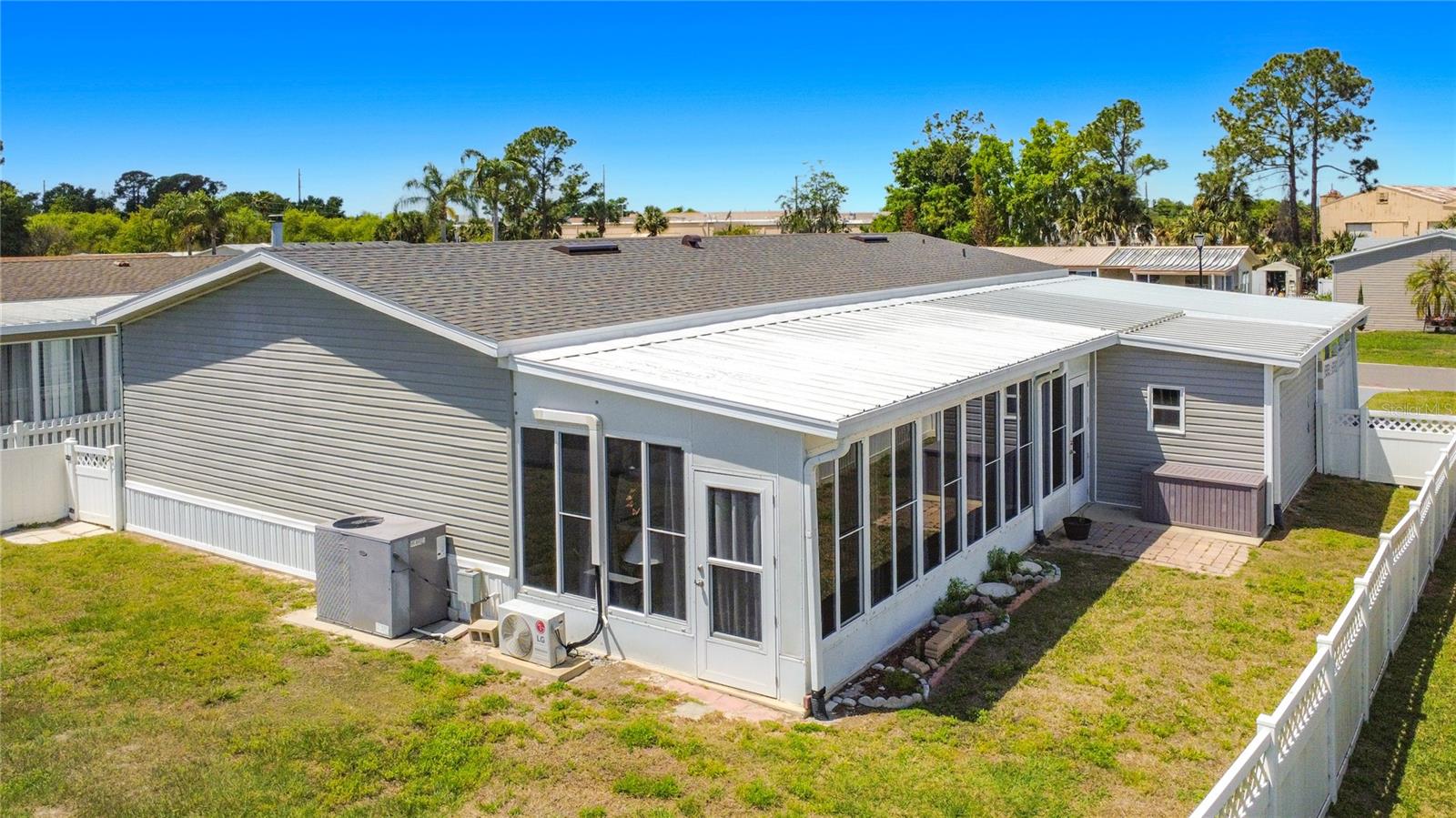 Image 43 of 61 For 1658 Elkhart Circle