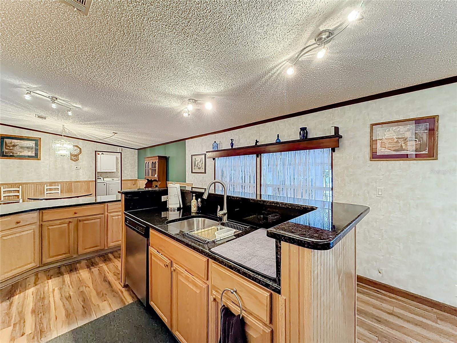 Image 5 of 61 For 1658 Elkhart Circle