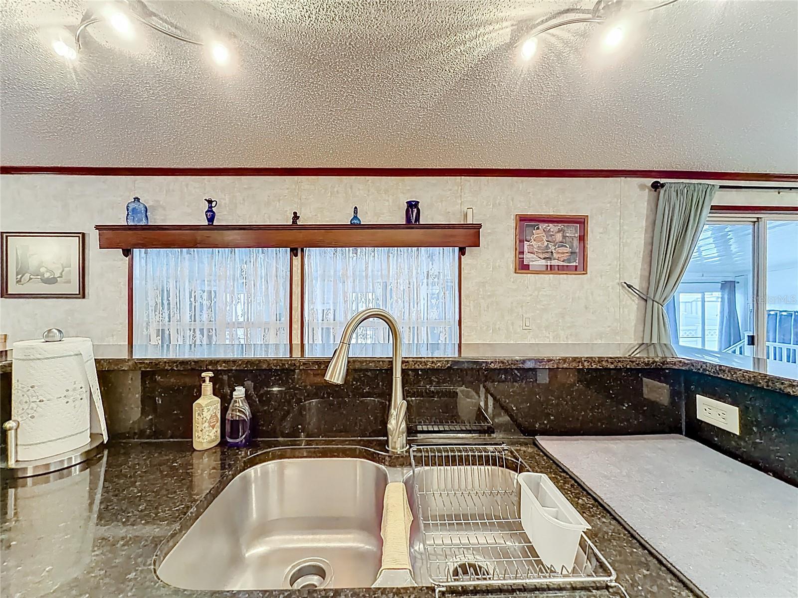 Image 7 of 61 For 1658 Elkhart Circle