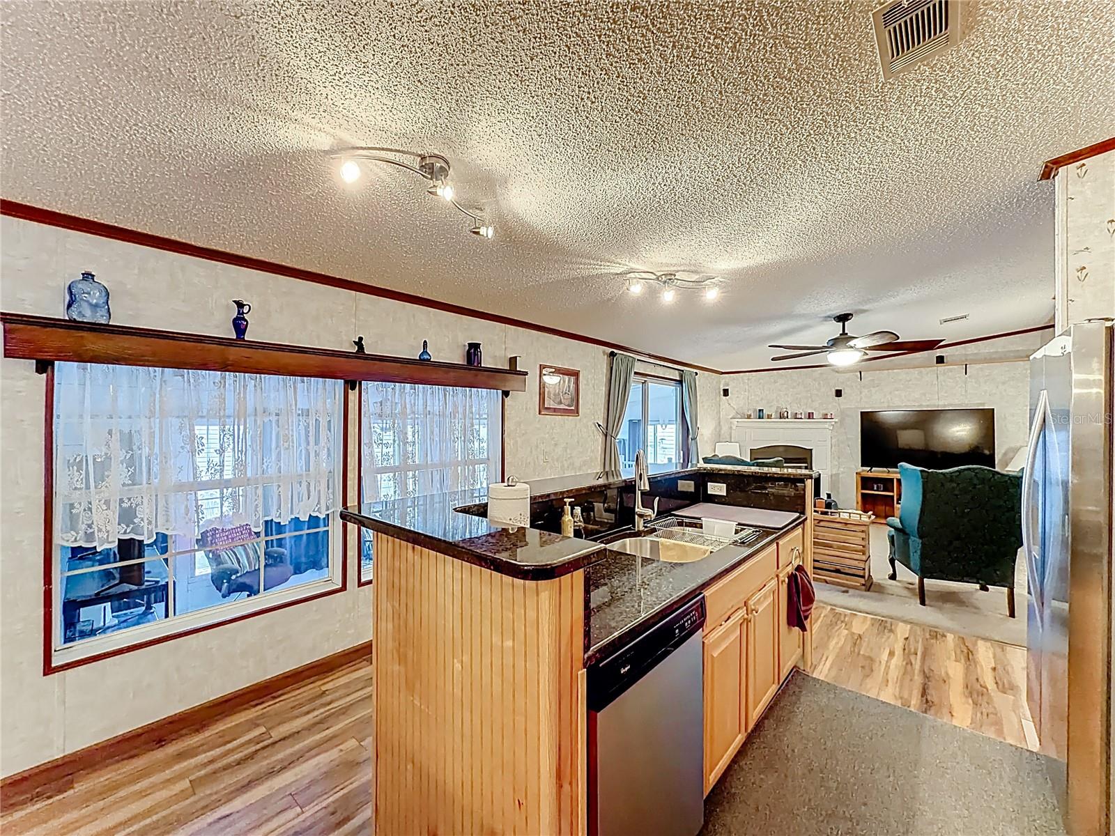 Image 8 of 61 For 1658 Elkhart Circle