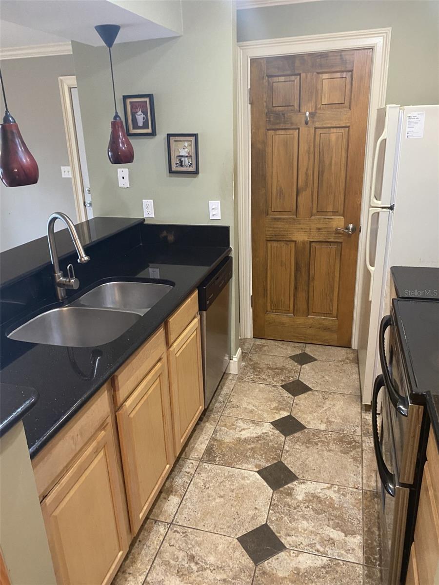 Image 7 of 26 For 246 Afton Square 203