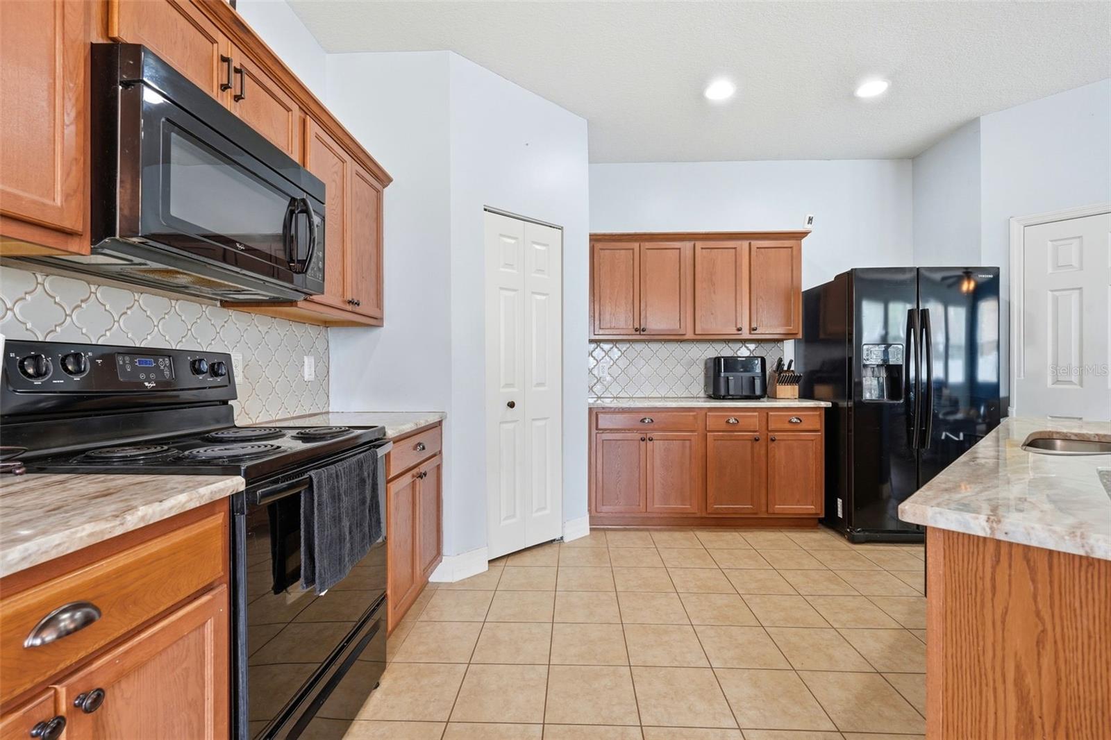 Image 36 of 51 For 1765 Strathmore Circle