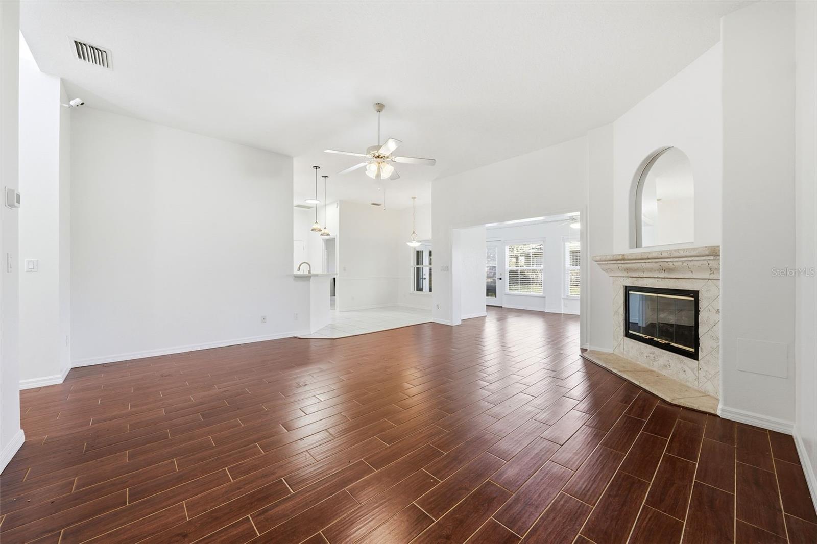 Image 18 of 42 For 3333 Site To See Avenue