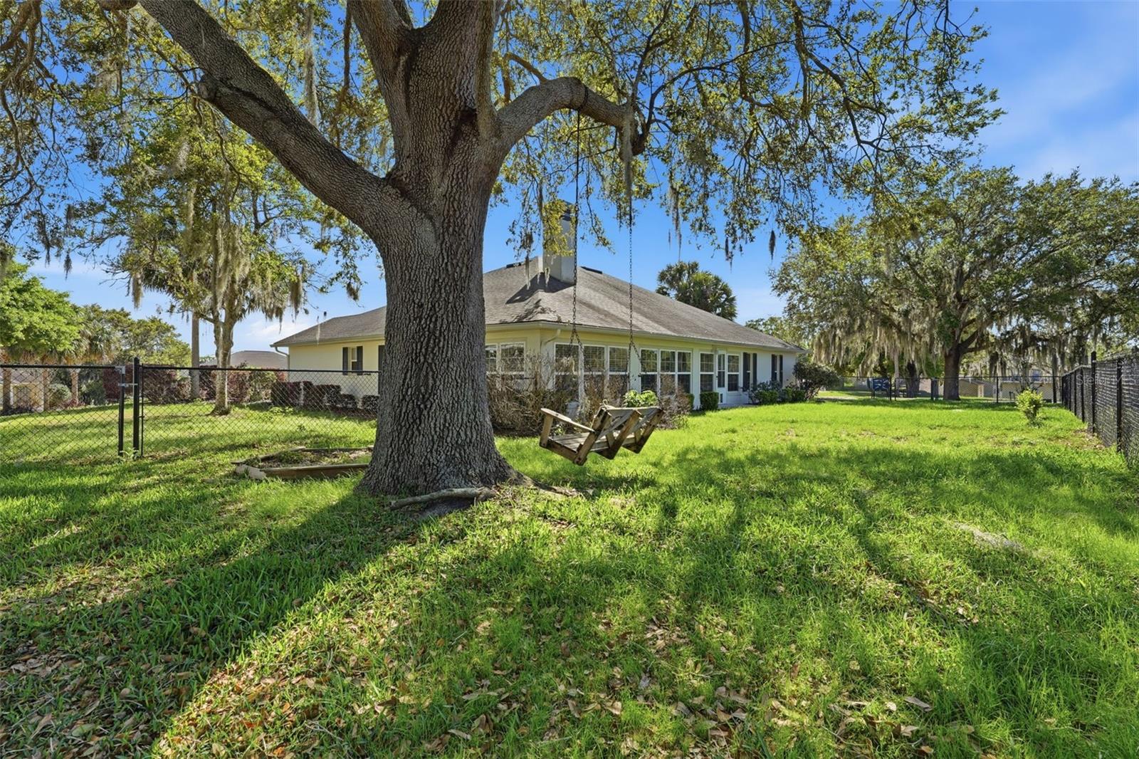 Image 36 of 42 For 3333 Site To See Avenue