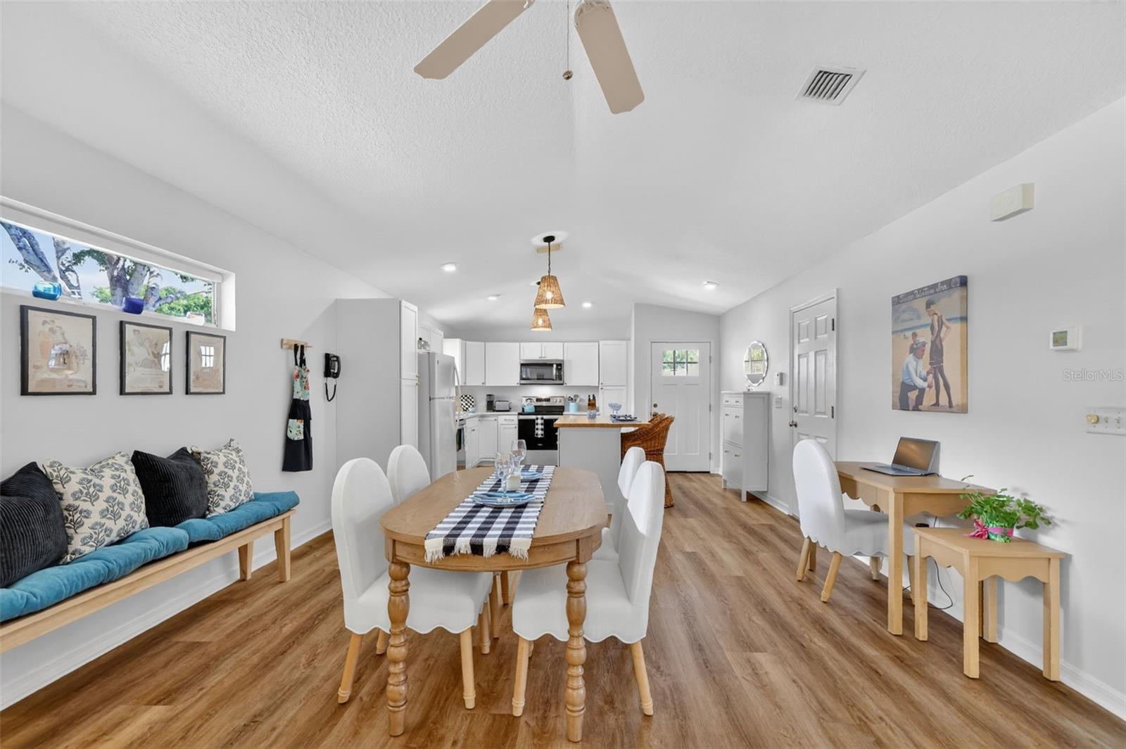 Image 13 of 39 For 1984 Golden Palm Circle