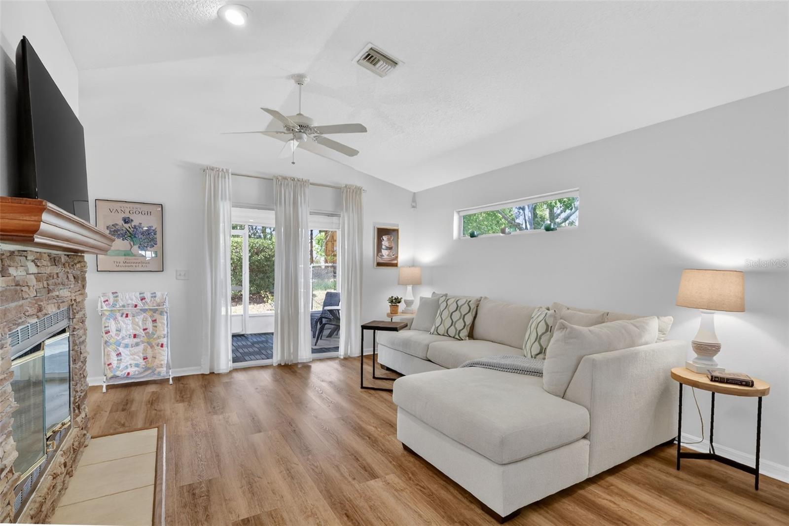 Image 14 of 39 For 1984 Golden Palm Circle